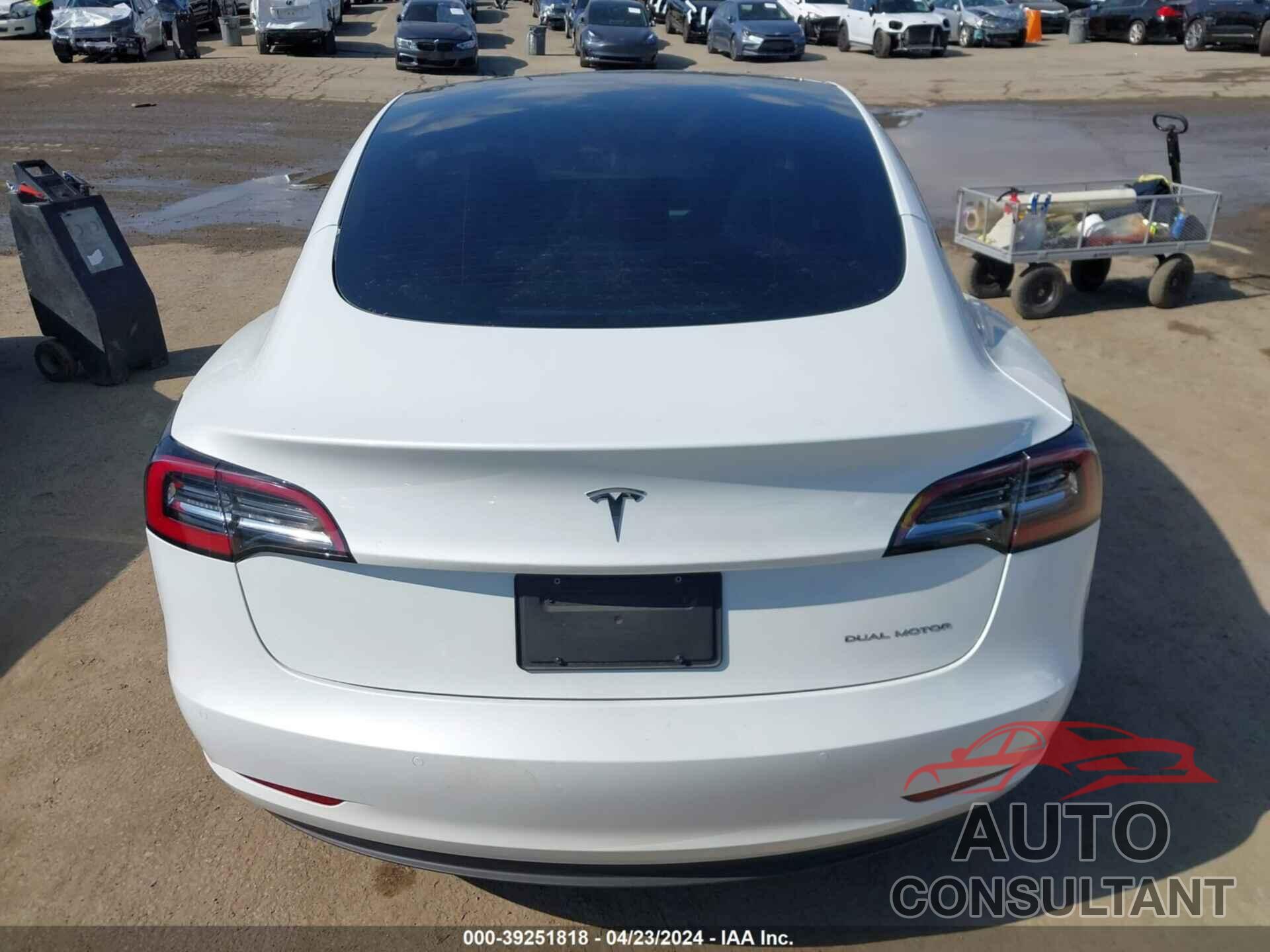 TESLA MODEL 3 2021 - 5YJ3E1EB0MF074492