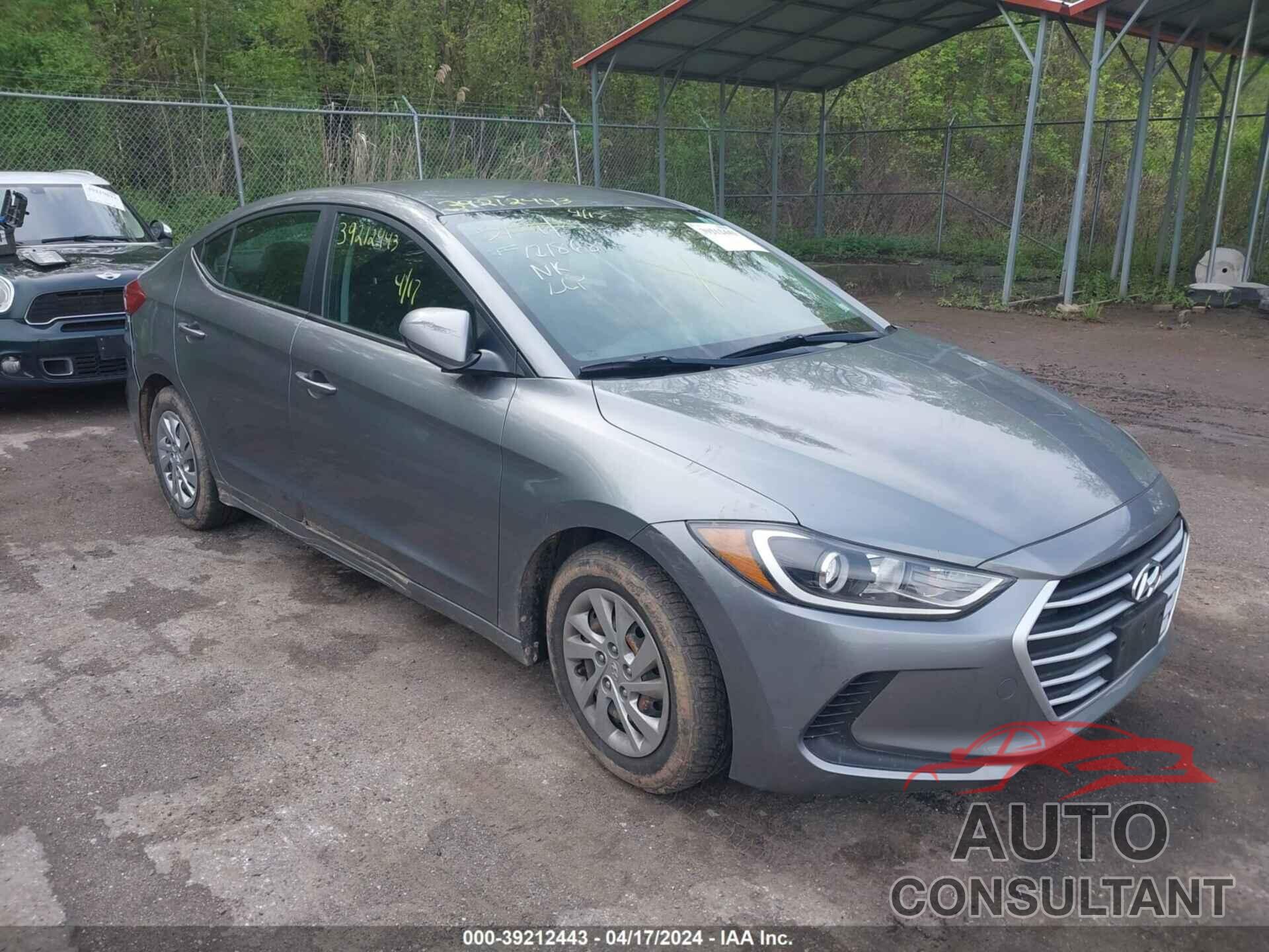 HYUNDAI ELANTRA 2018 - KMHD74LF7JU613159