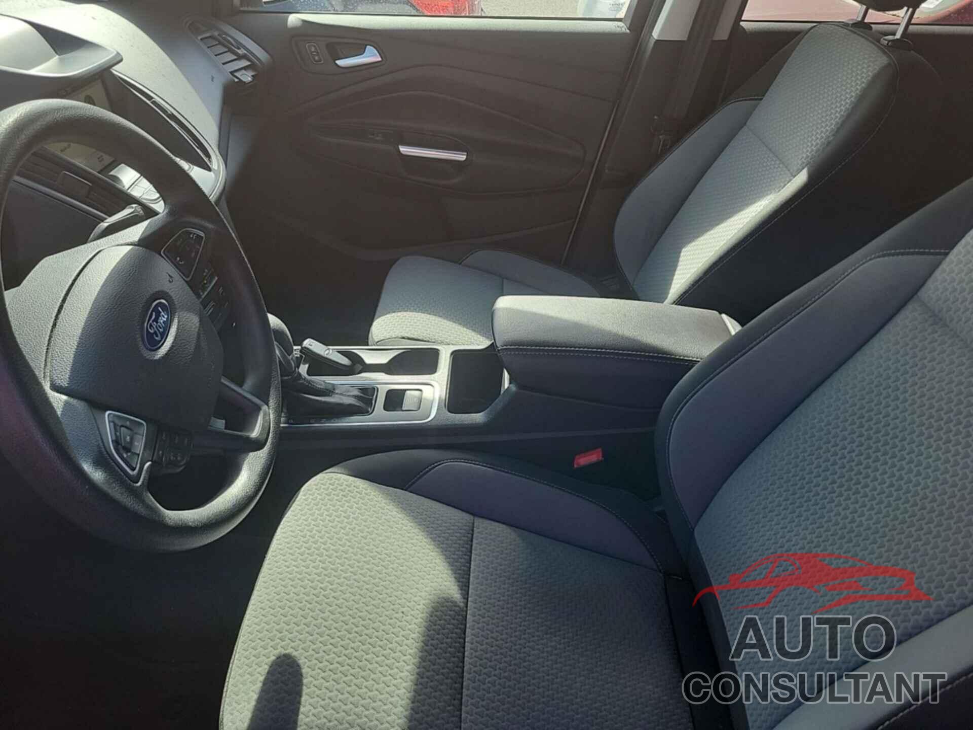 FORD ESCAPE 2019 - 1FMCU0GD7KUC36971