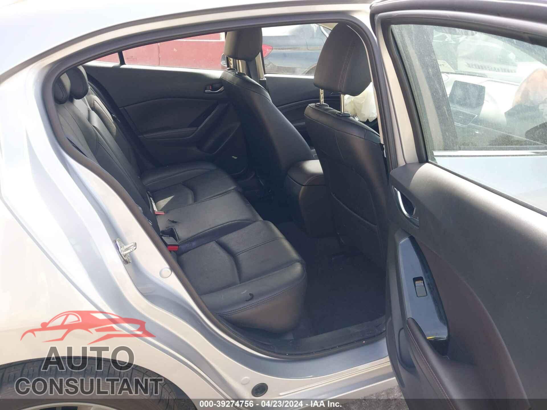 MAZDA MAZDA3 2017 - JM1BN1W38H1112875