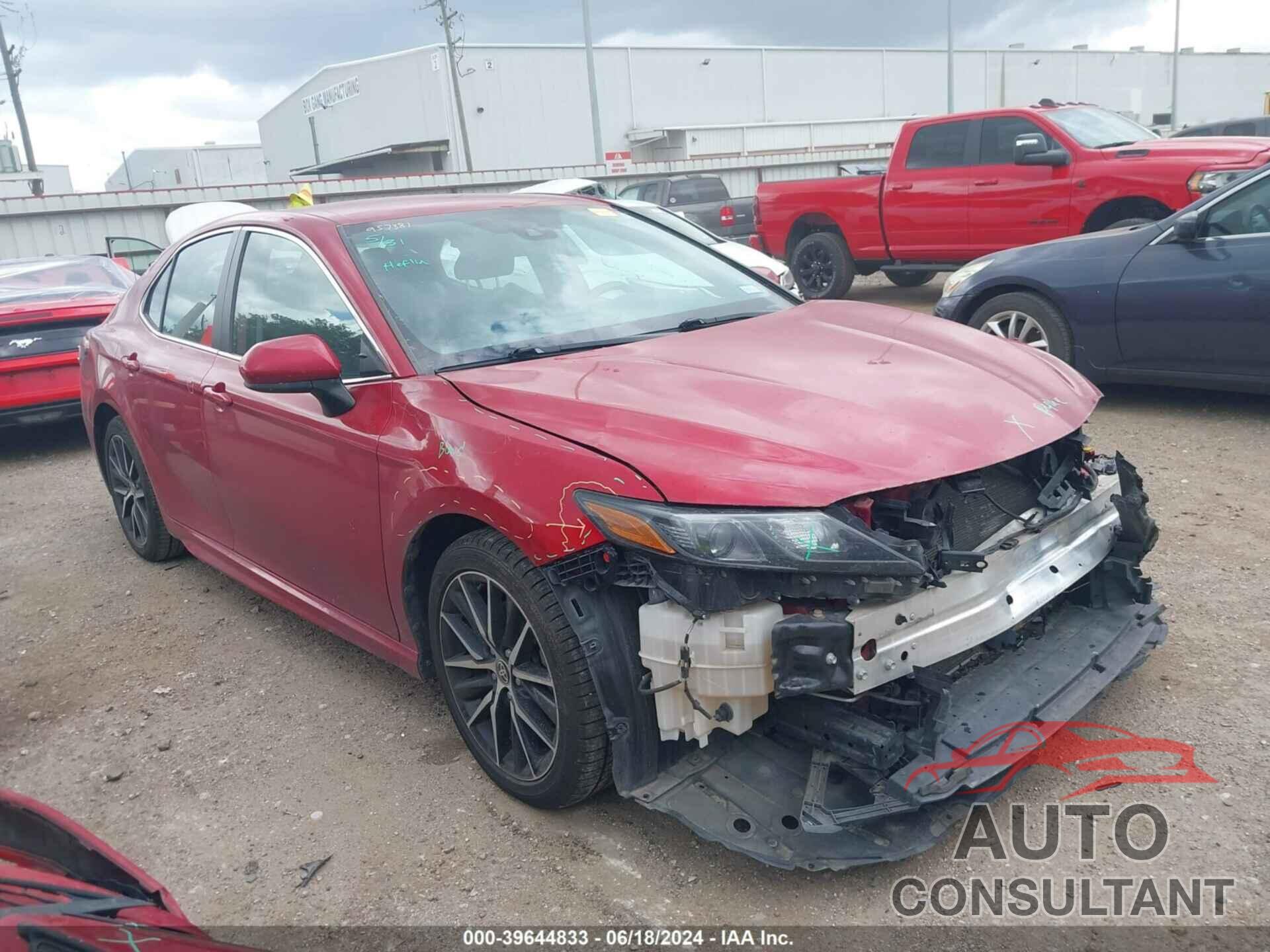 TOYOTA CAMRY 2021 - 4T1G11AK9MU414910