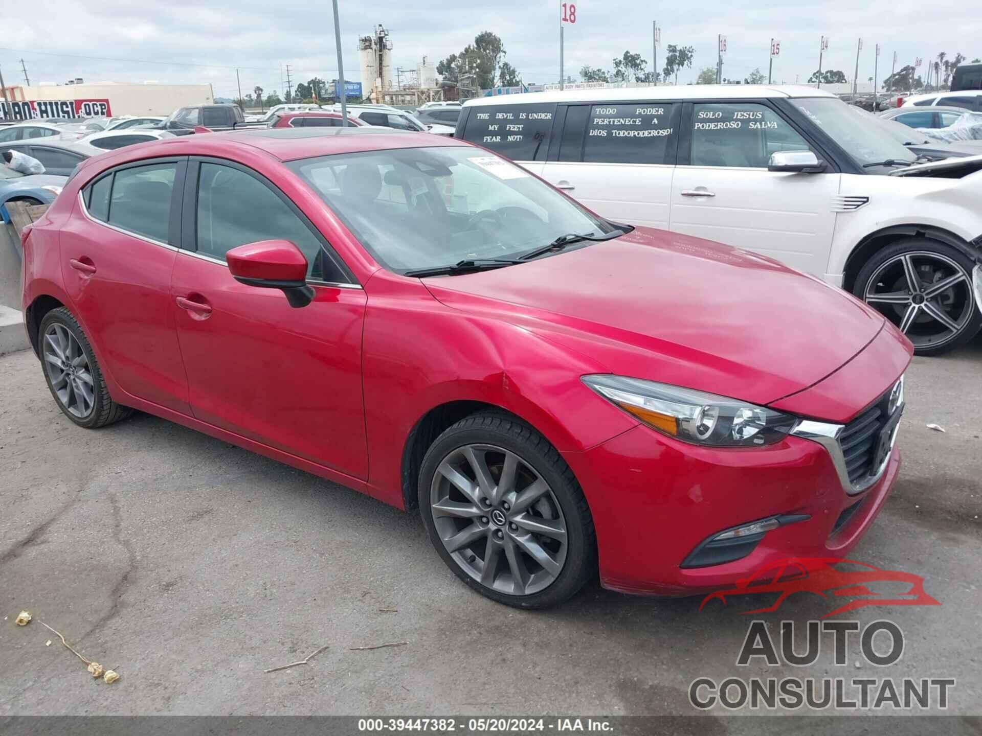 MAZDA 3 2018 - 3MZBN1L30JM260397