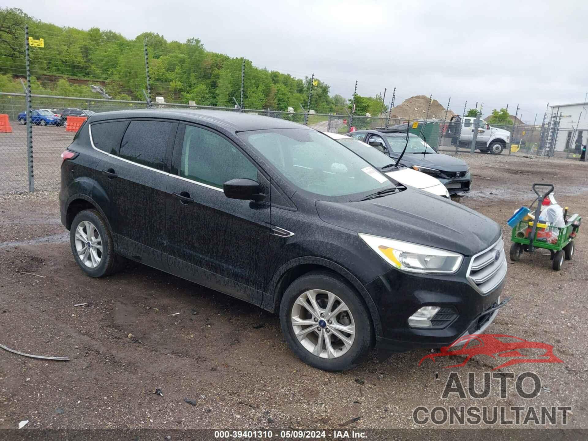 FORD ESCAPE 2017 - 1FMCU0GDXHUD27497