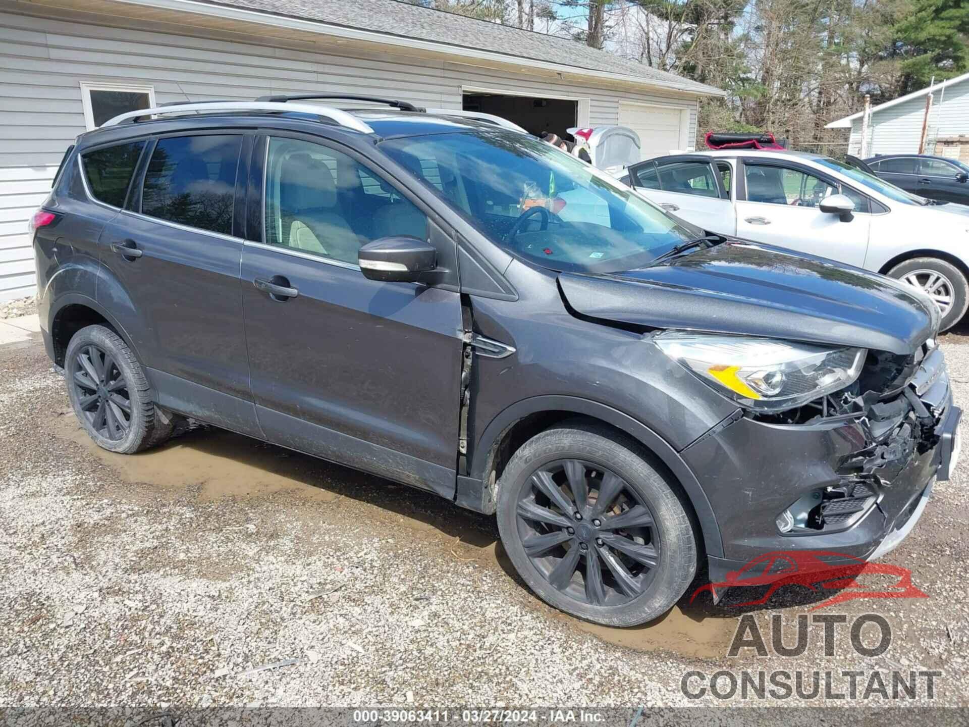 FORD ESCAPE 2017 - 1FMCU9JD3HUE33965