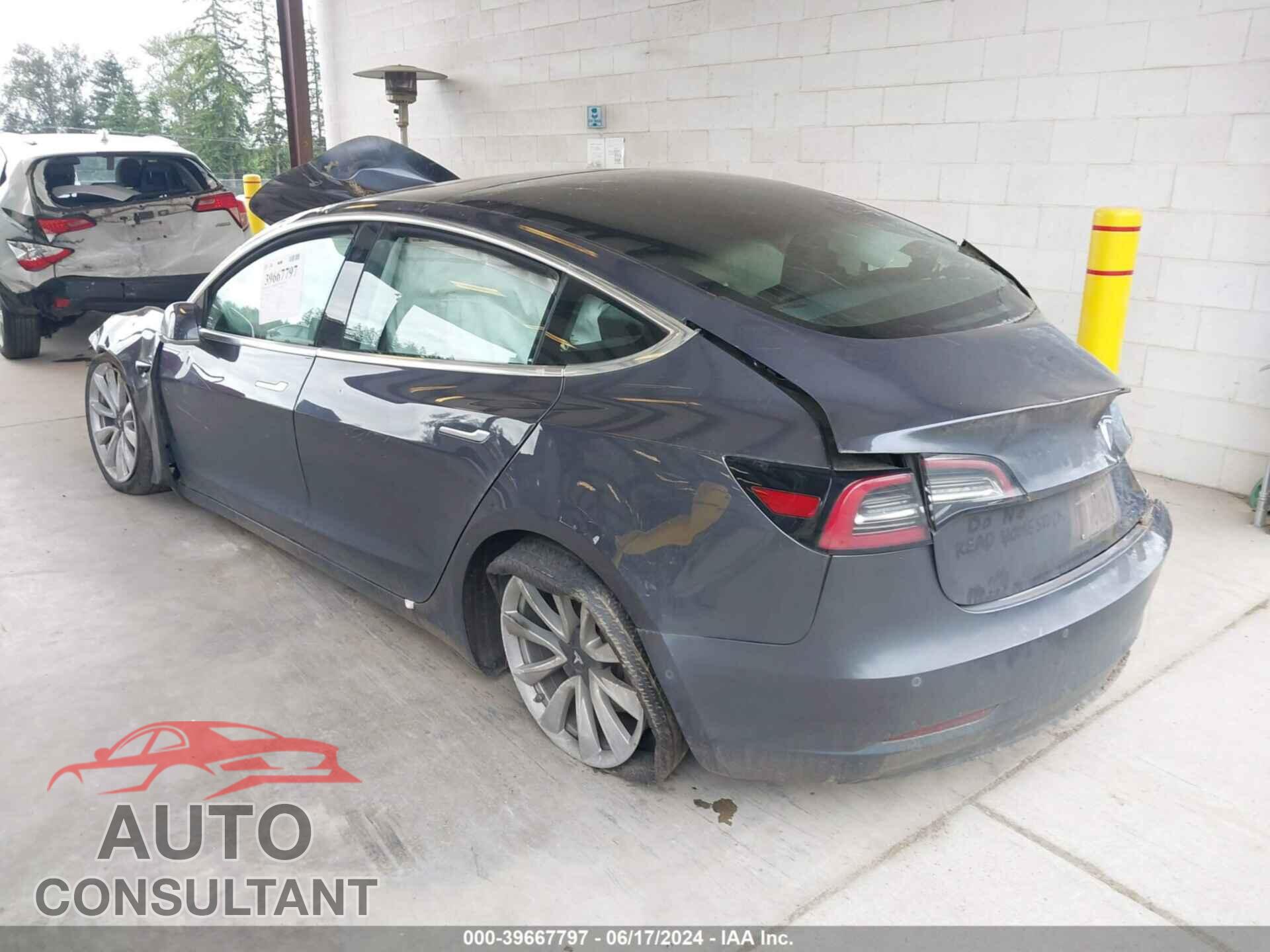 TESLA MODEL 3 2018 - 5YJ3E1EB6JF090823