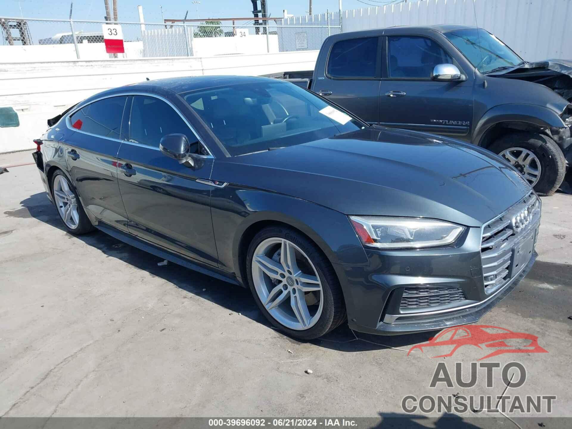 AUDI A5 2018 - WAUENCF53JA009571