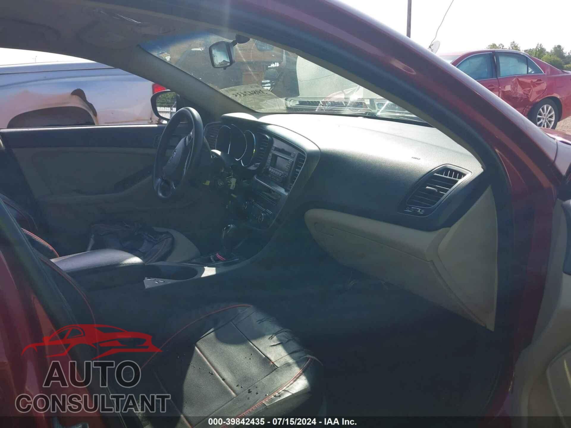 KIA OPTIMA 2011 - KNAGM4A76B5112097