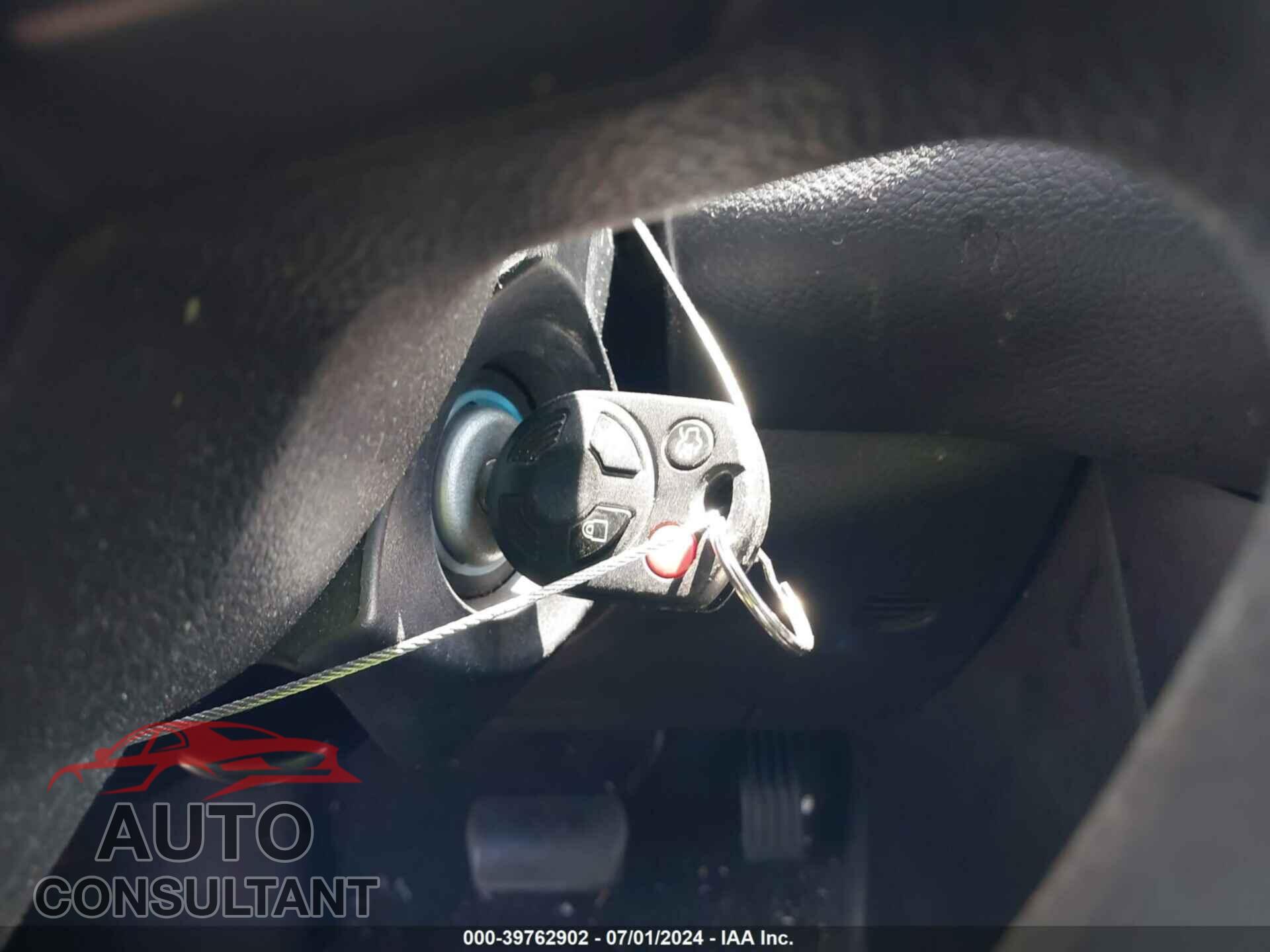 FORD FOCUS 2017 - 1FADP3F25HL240197