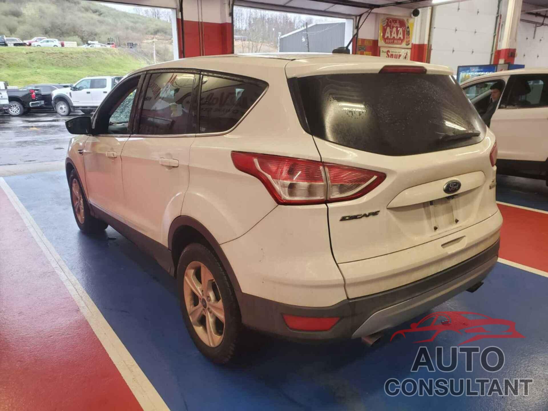 FORD ESCAPE 2016 - 1FMCU0GX8GUC01776