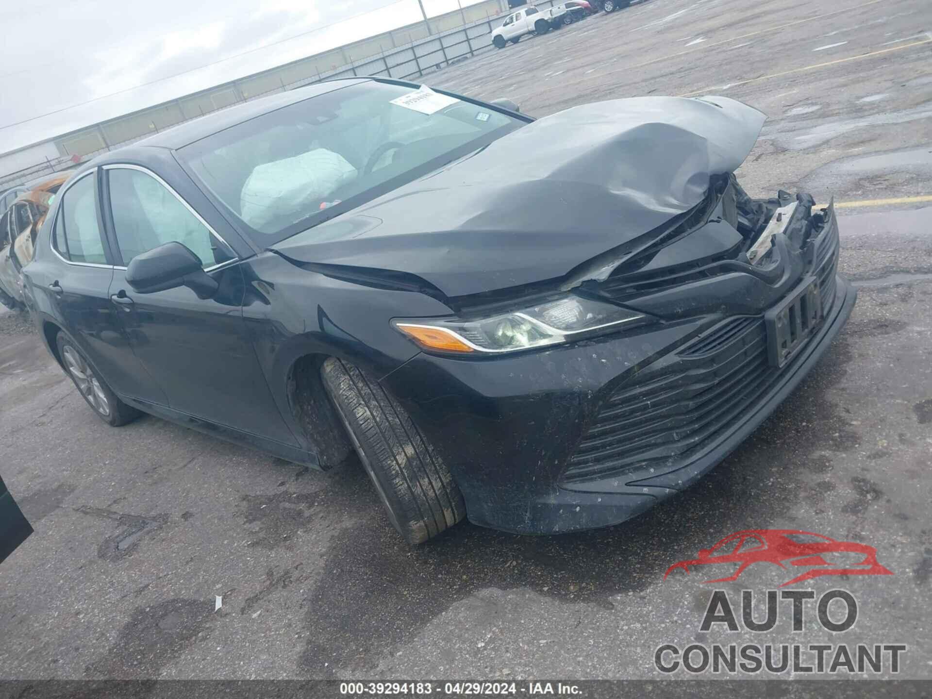 TOYOTA CAMRY 2018 - 4T1B11HK7JU114164