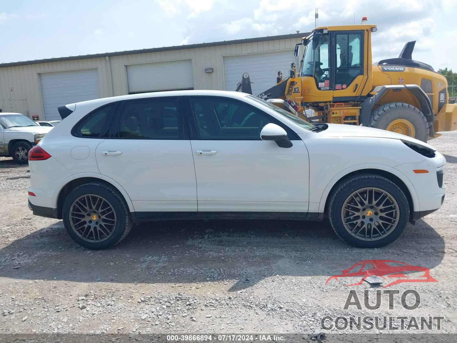 PORSCHE CAYENNE 2017 - WP1AA2A25HKA83601