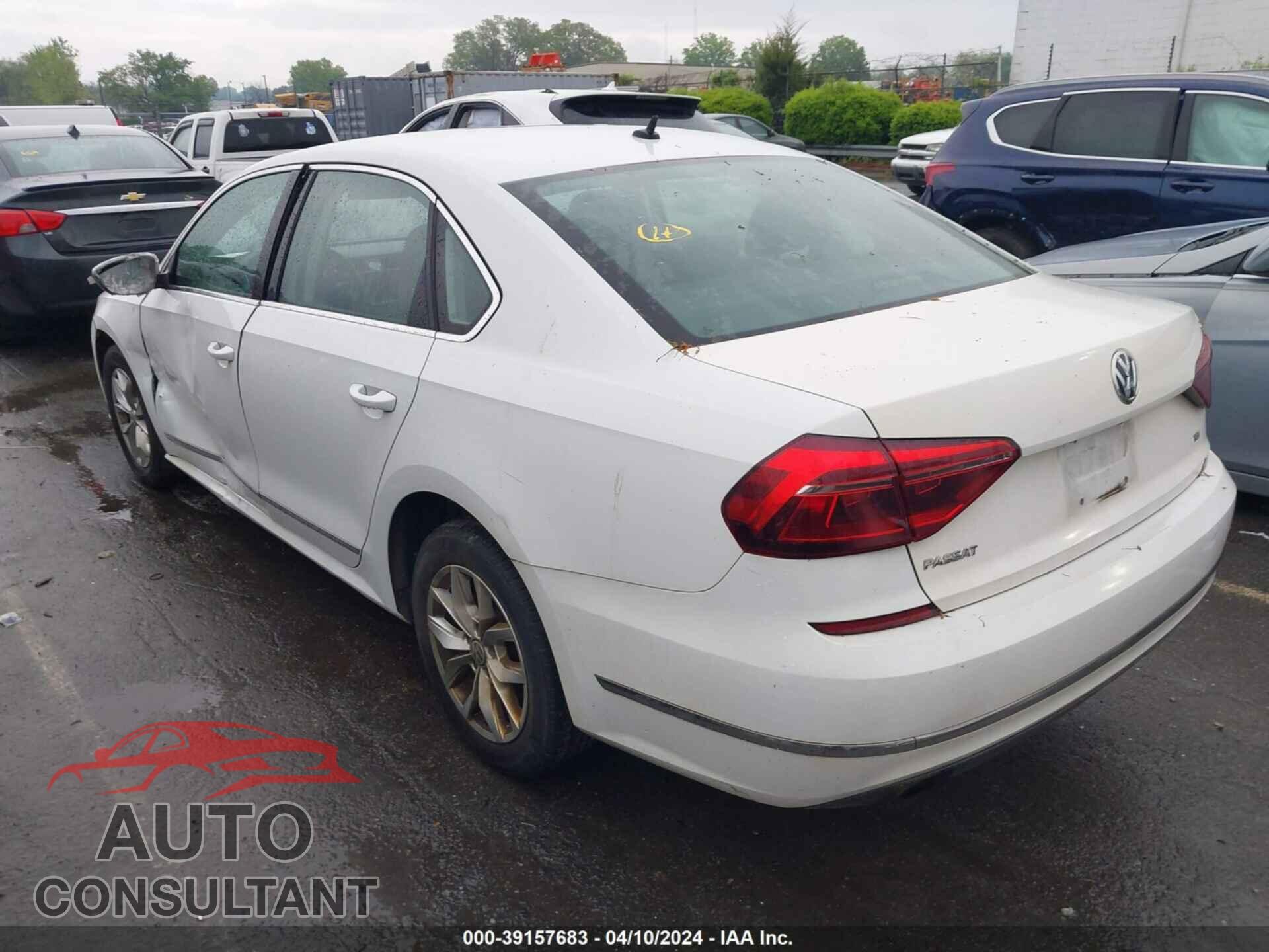 VOLKSWAGEN PASSAT 2017 - 1VWAT7A34HC028016