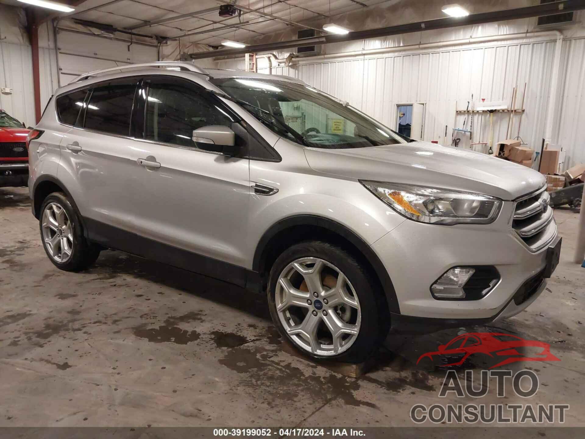 FORD ESCAPE 2017 - 1FMCU9J90HUD91511