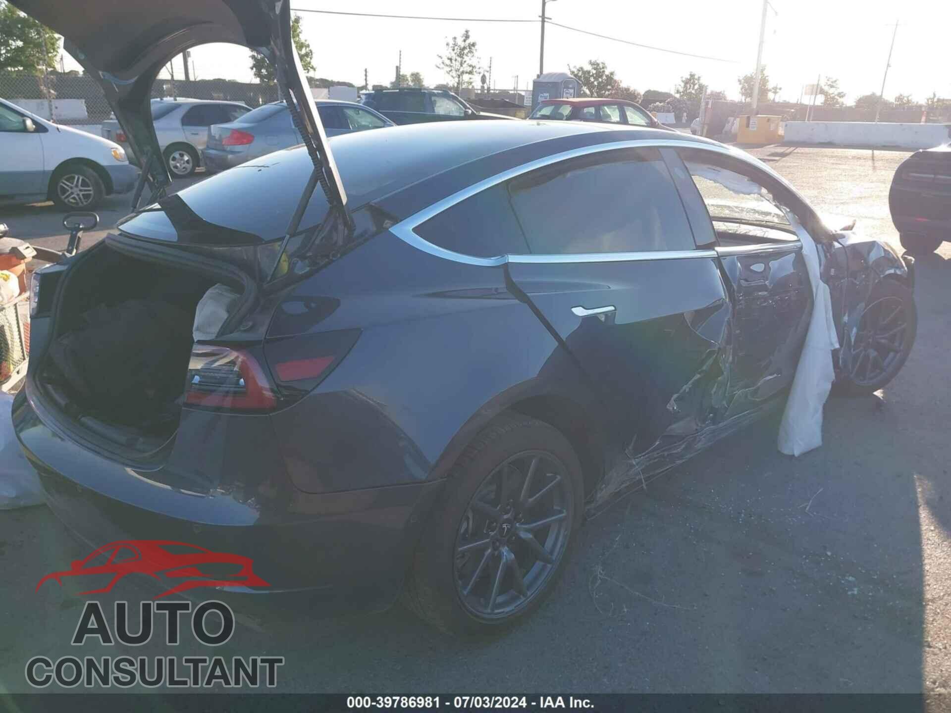 TESLA MODEL 3 2018 - 5YJ3E1EB2JF073761