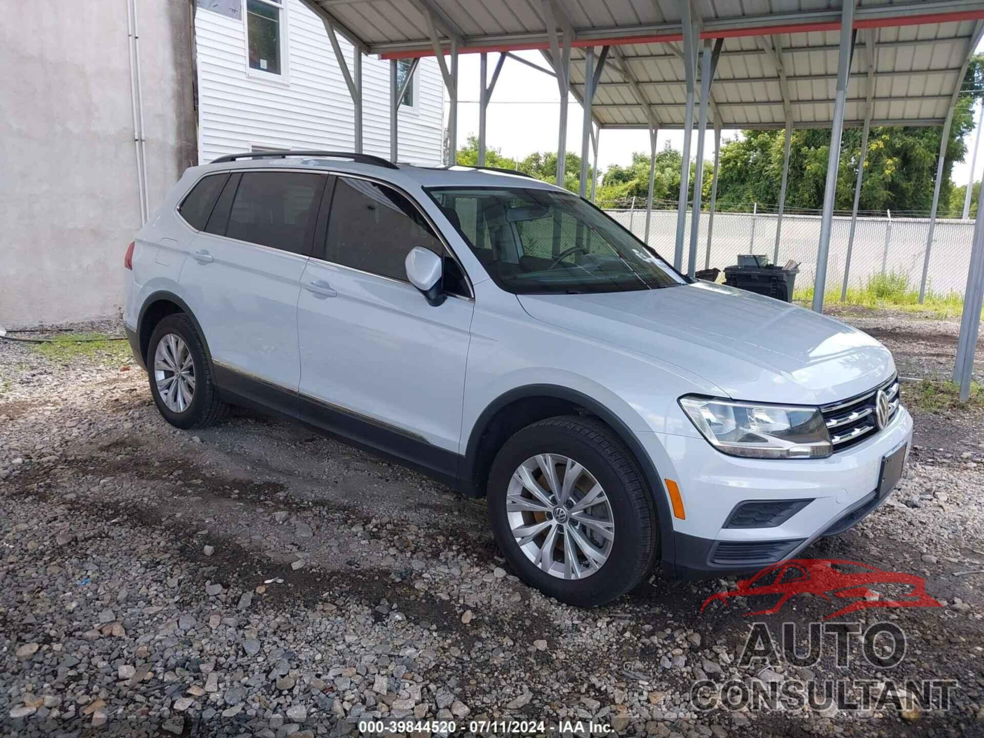 VOLKSWAGEN TIGUAN 2018 - 3VV2B7AX1JM100177