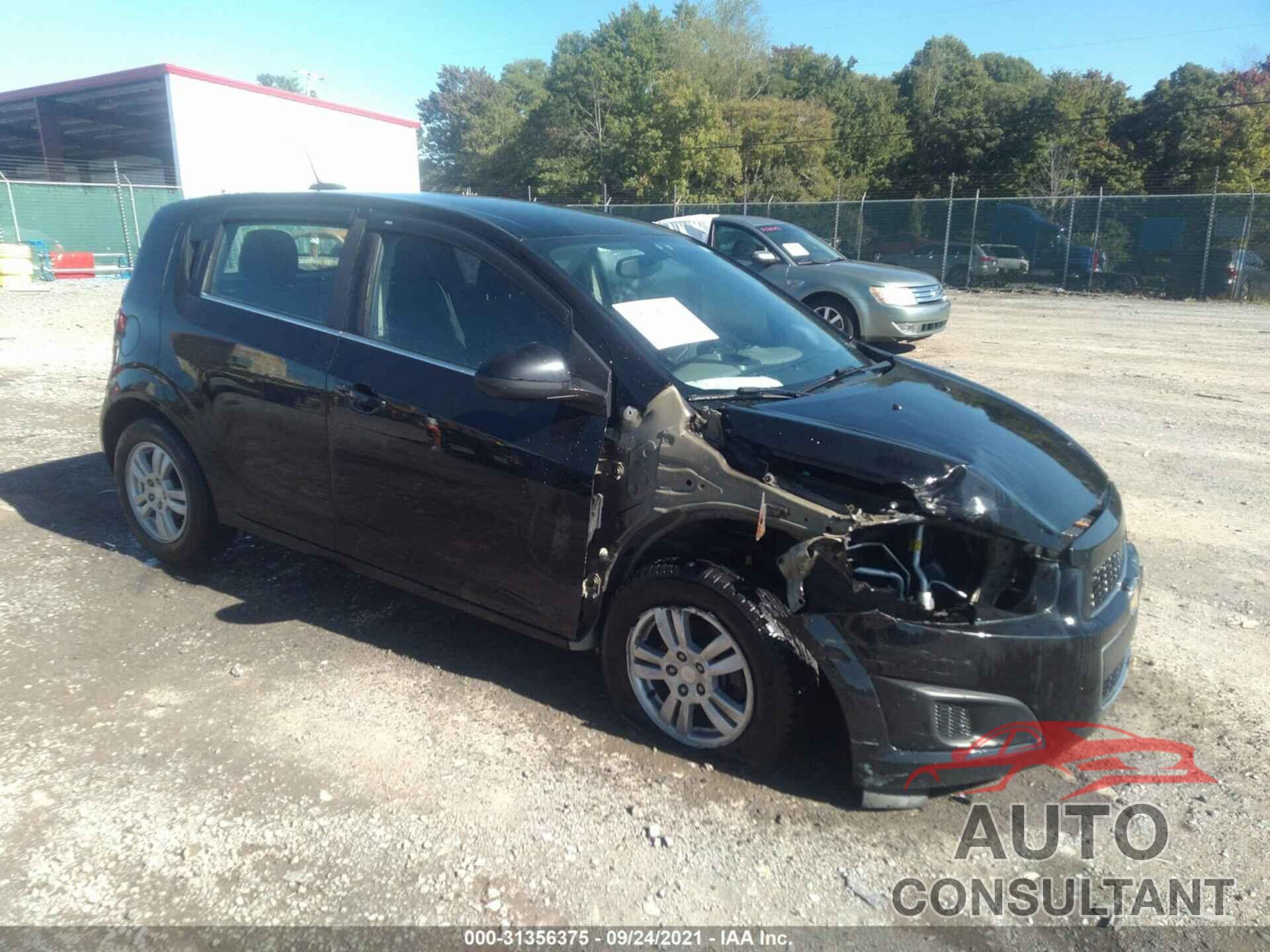 CHEVROLET SONIC 2016 - 1G1JC6SH9G4125365