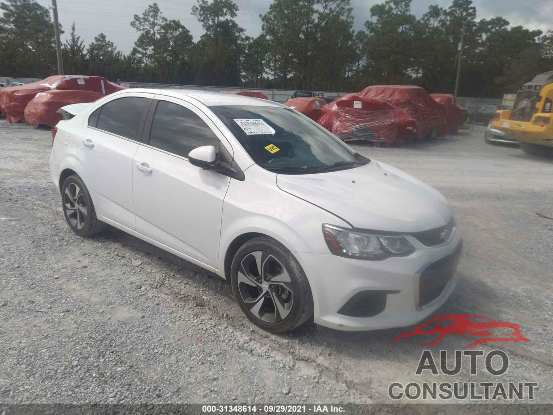 CHEVROLET SONIC 2017 - 1G1JF5SB1H4128856