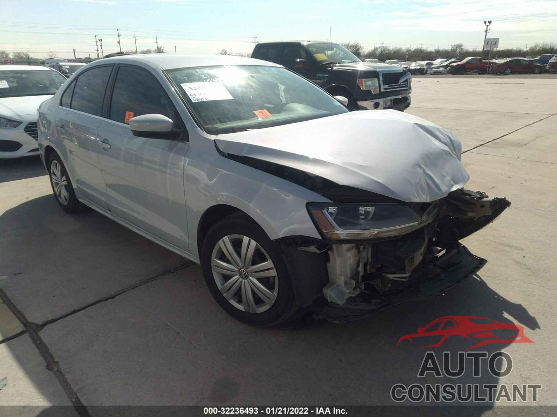 VOLKSWAGEN JETTA 2017 - 3VW2B7AJ8HM369021
