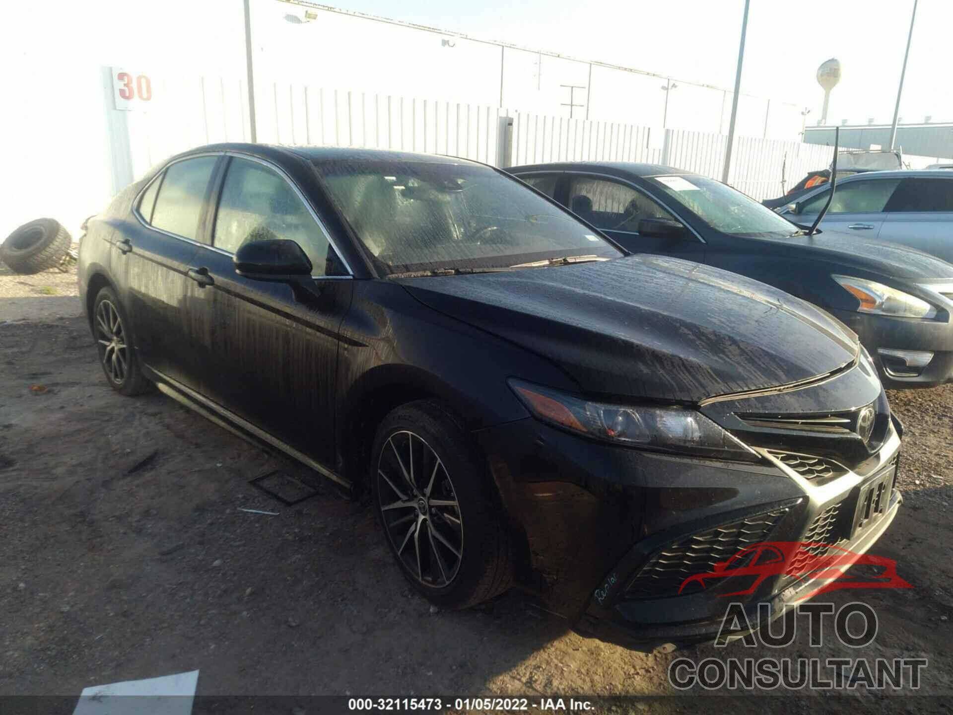 TOYOTA CAMRY 2021 - 4T1G11AKXMU440254