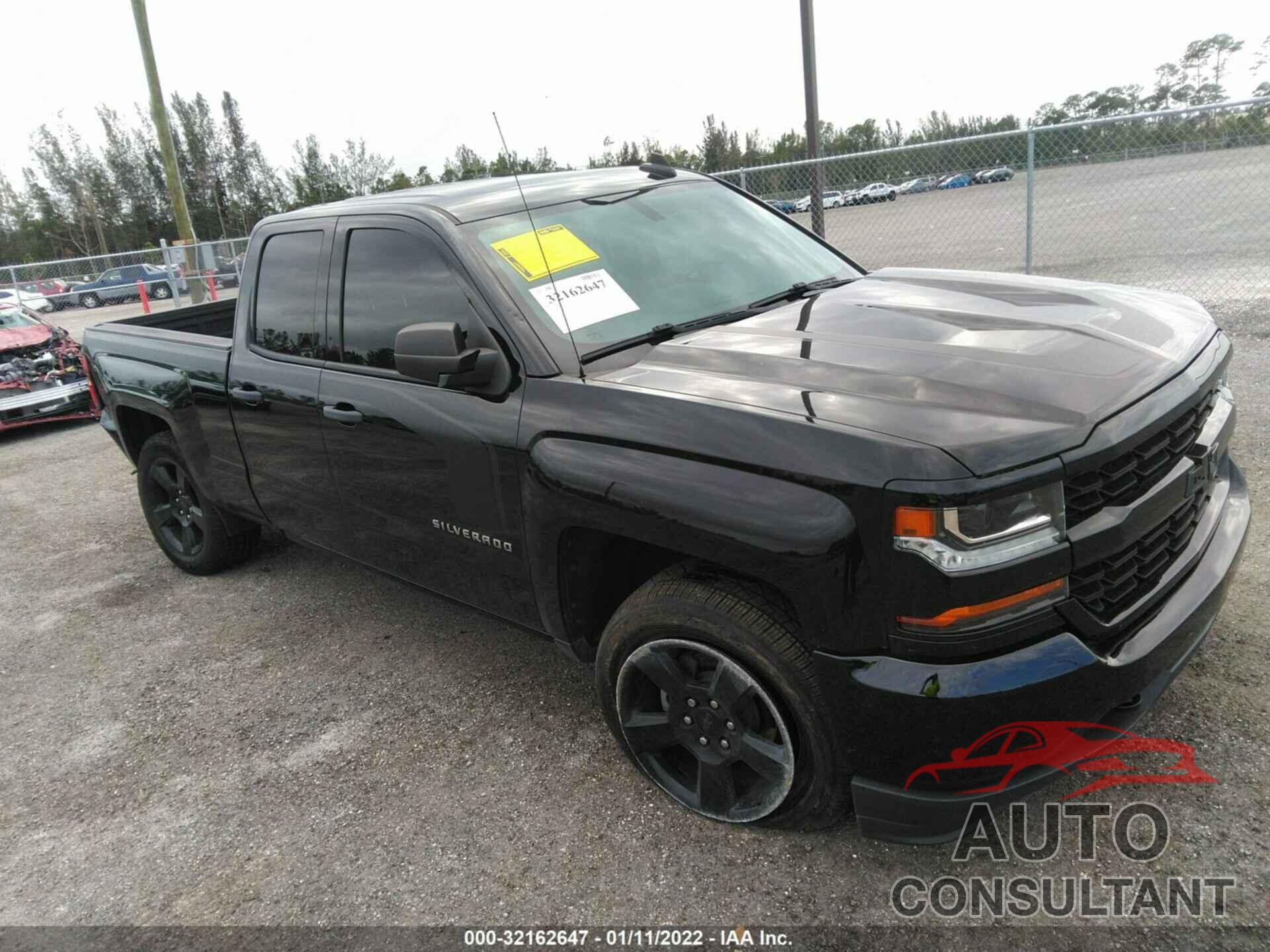 CHEVROLET SILVERADO 1500 2018 - 1GCRCPEC8JZ258855