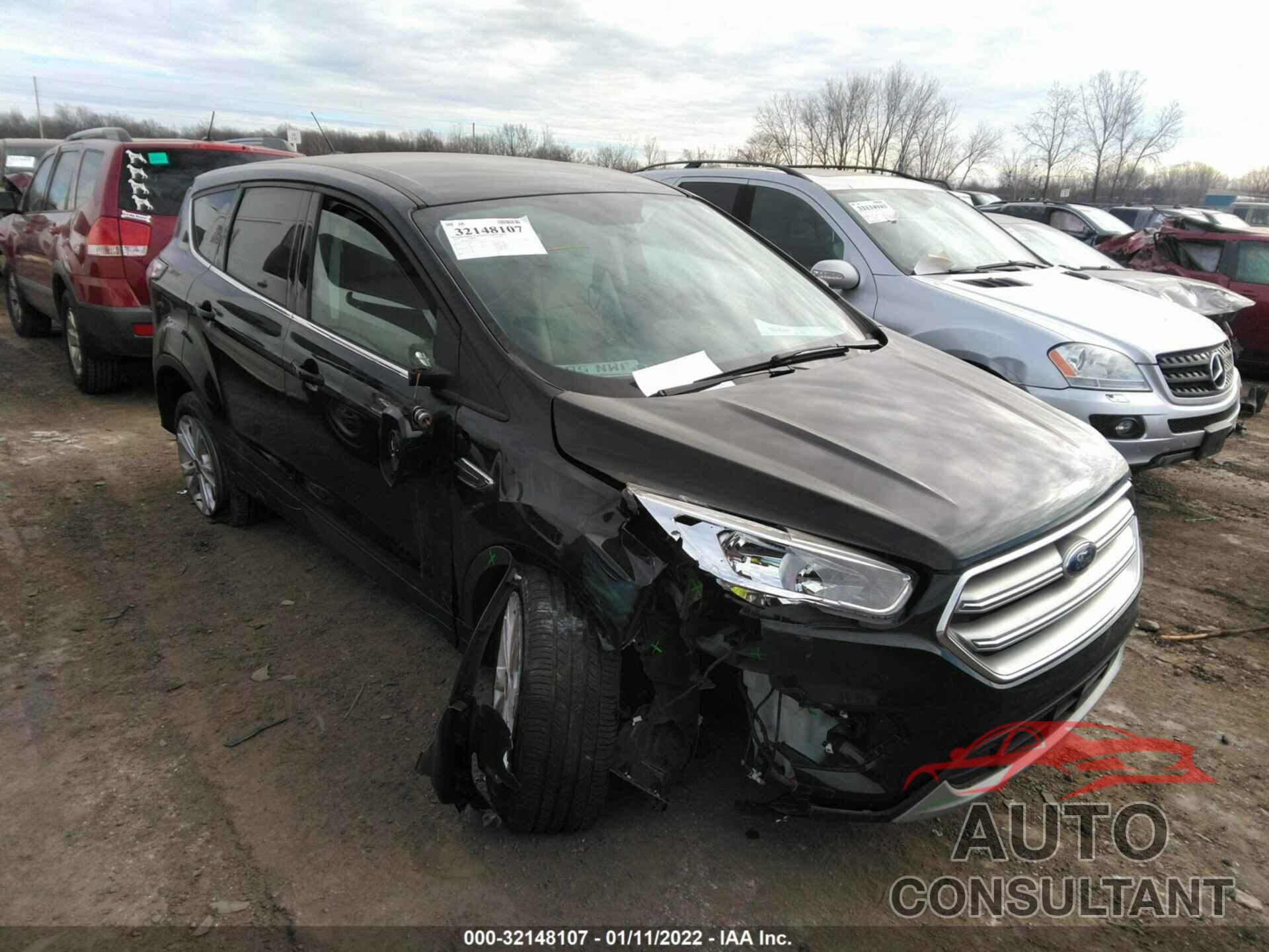 FORD ESCAPE 2017 - 1FMCU0GD3HUC12143