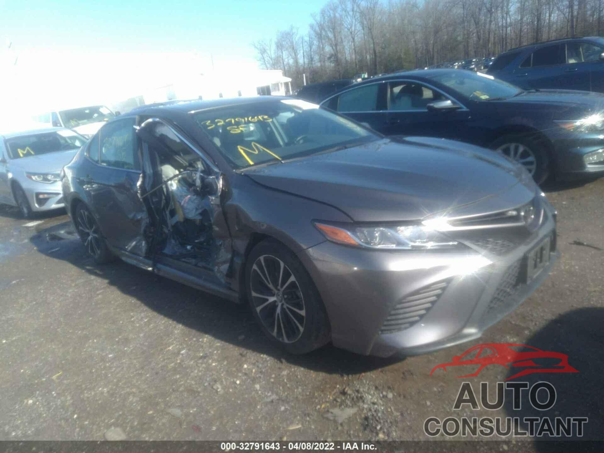 TOYOTA CAMRY 2019 - 4T1B11HK1KU810326