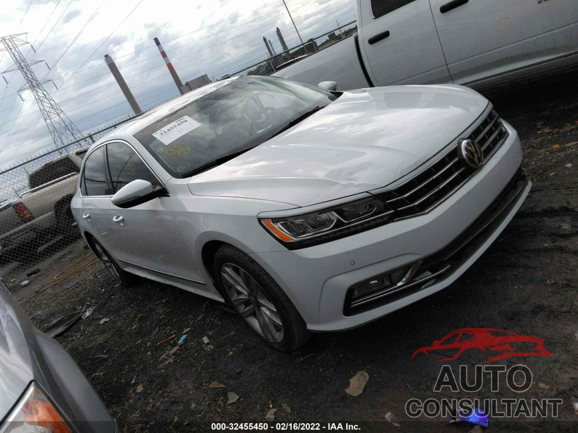 VOLKSWAGEN PASSAT 2017 - 1VWGT7A37HC084798