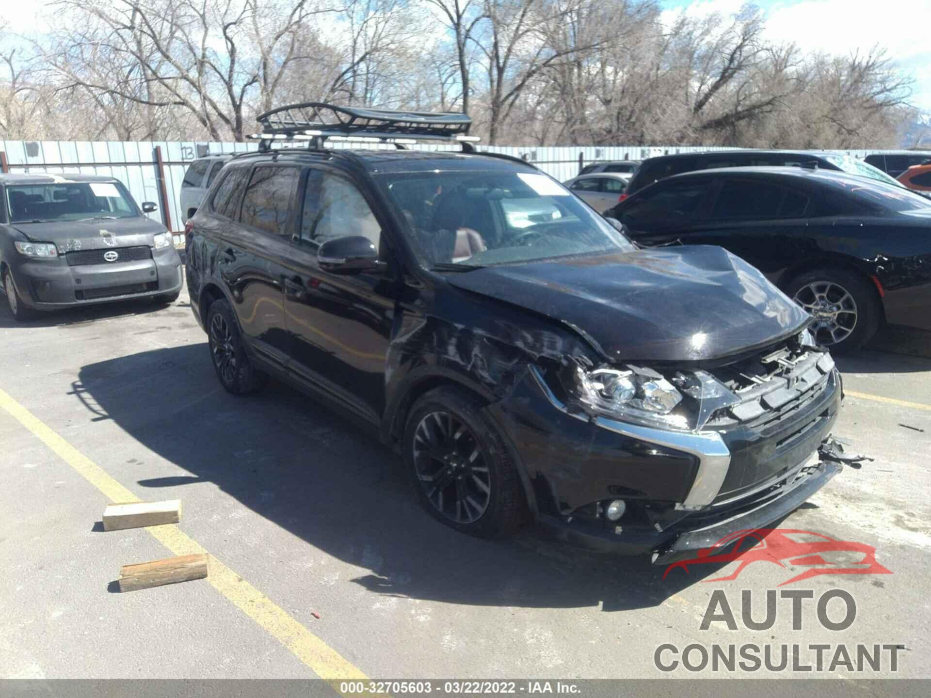 MITSUBISHI OUTLANDER 2018 - JA4AZ3A39JZ063500