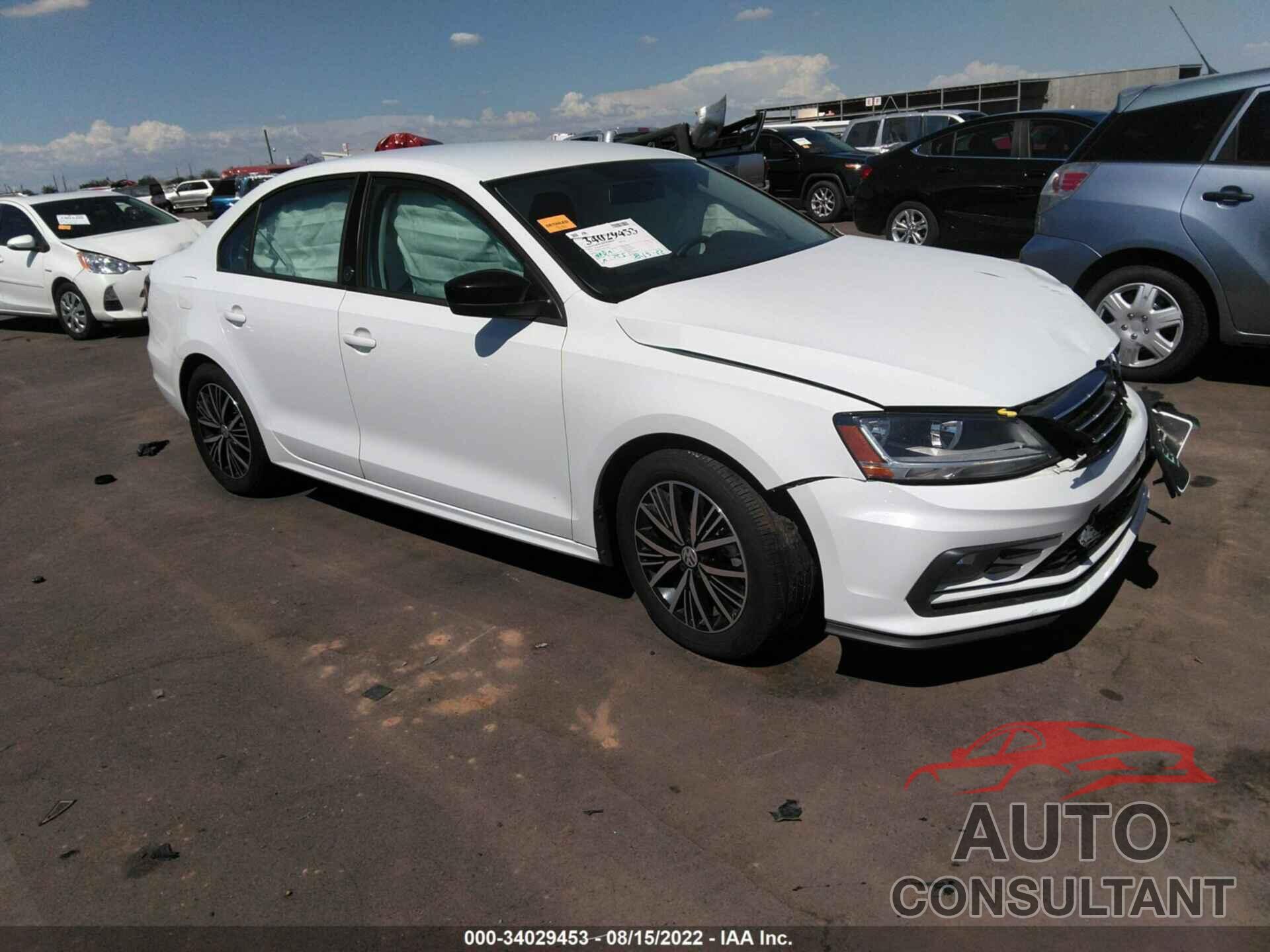 VOLKSWAGEN JETTA 2018 - 3VWDB7AJ1JM213160