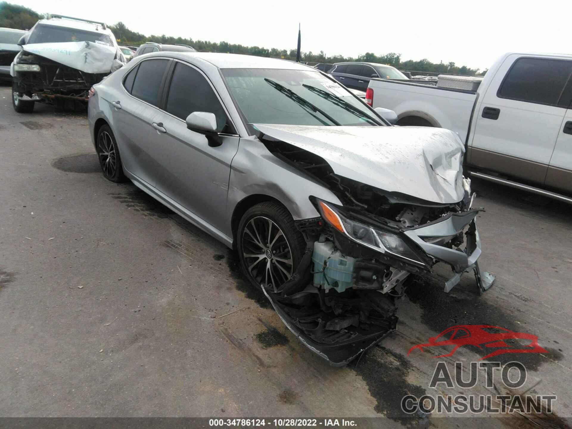 TOYOTA CAMRY 2018 - 4T1B11HK8JU028782