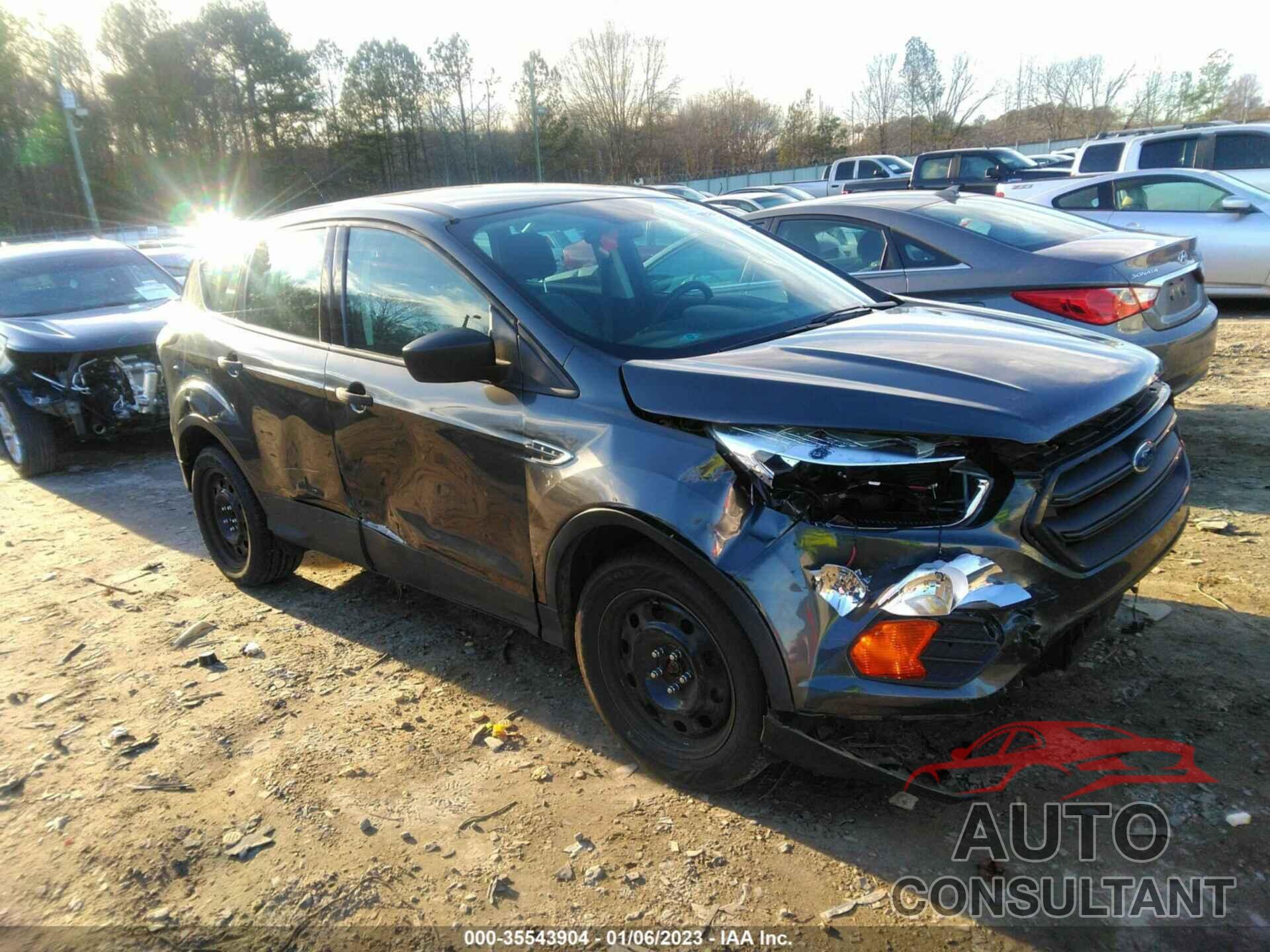 FORD ESCAPE 2017 - 1FMCU0F78HUD34394