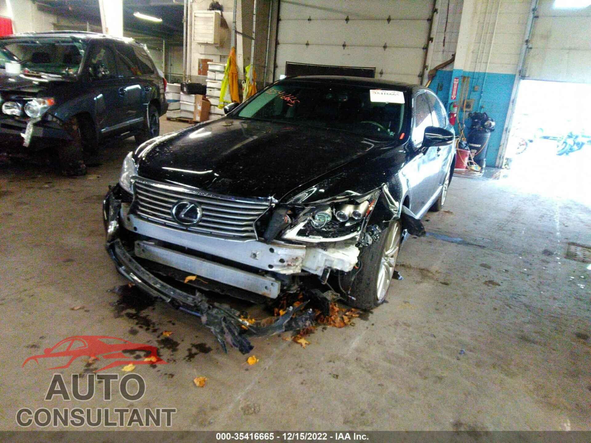 LEXUS LS 2017 - JTHCL5EFXH5028495
