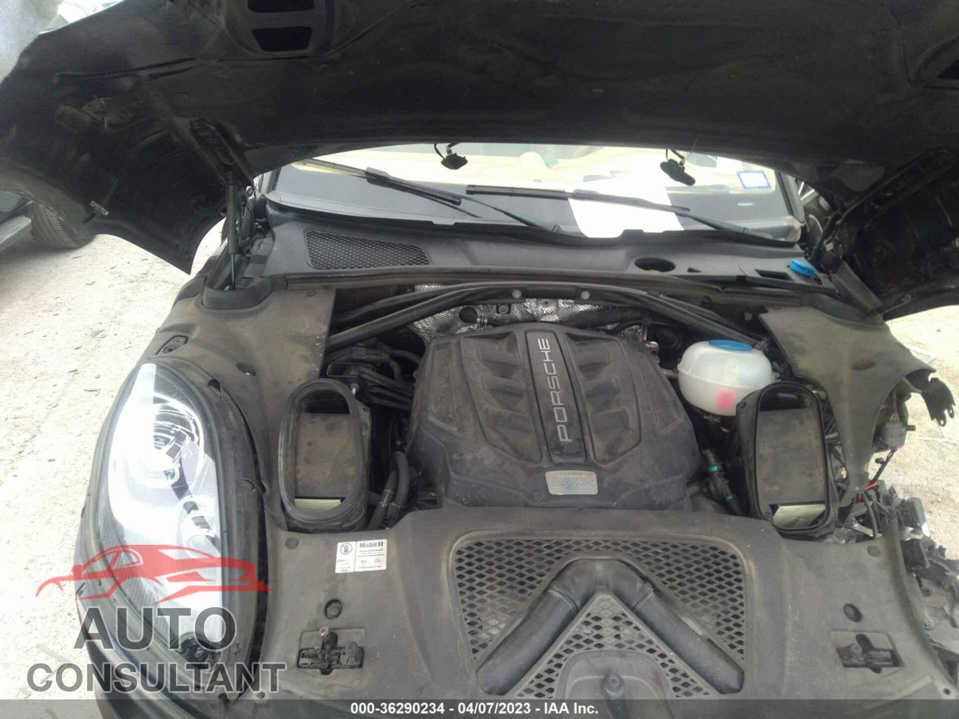PORSCHE MACAN 2015 - WP1AB2A5XFLB68321