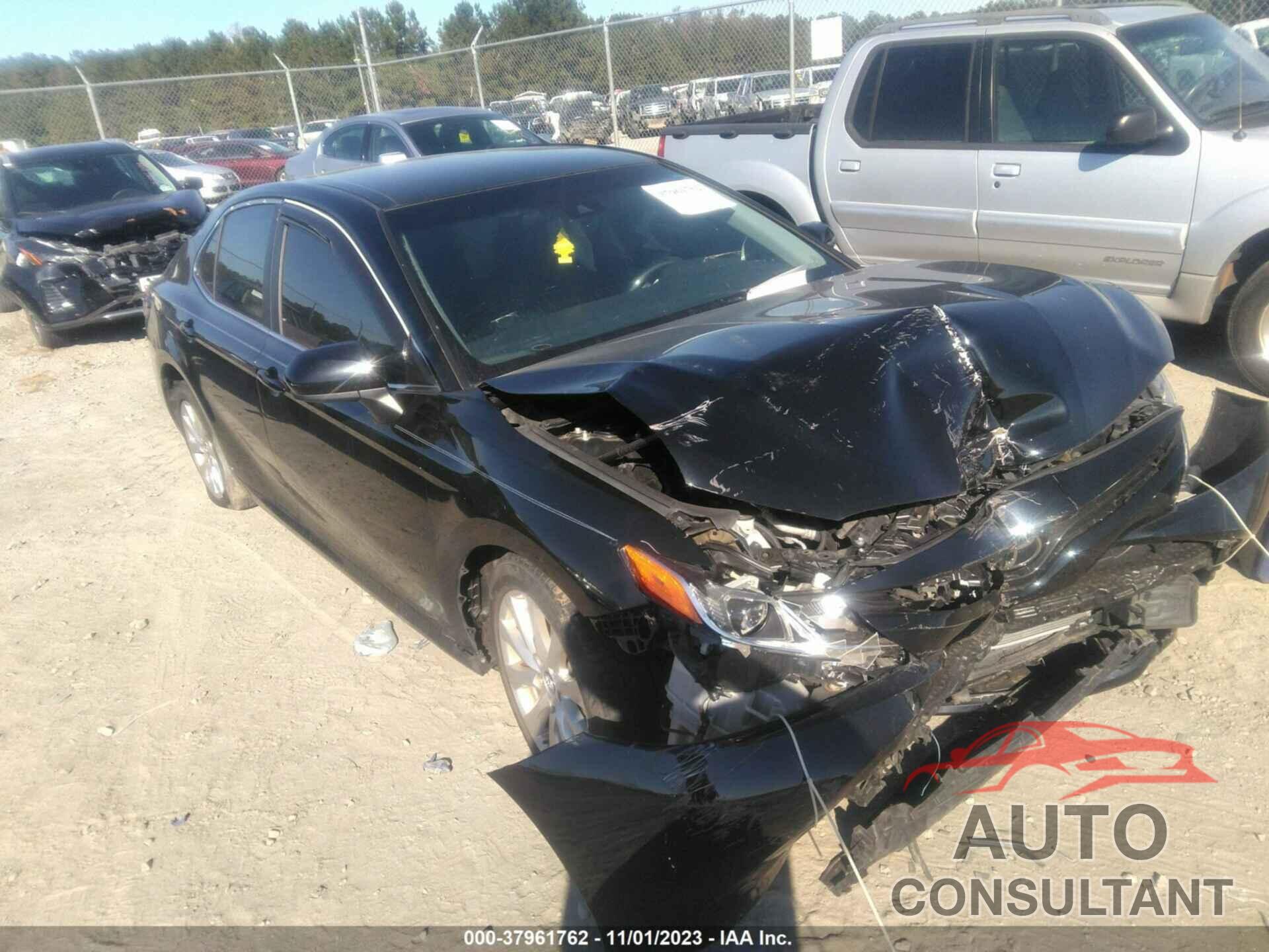 TOYOTA CAMRY 2018 - 4T1B11HKXJU017220