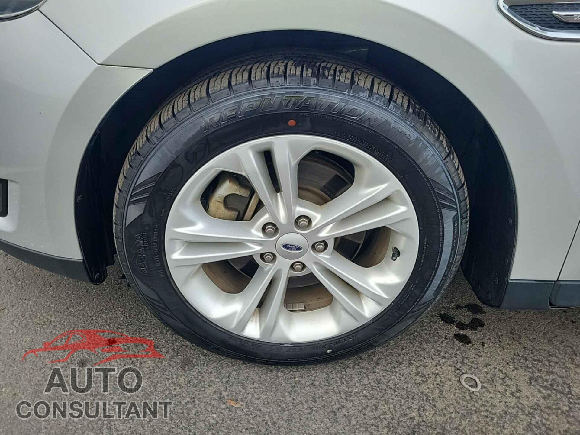 FORD TAURUS 2017 - 1FAHP2E83HG115578