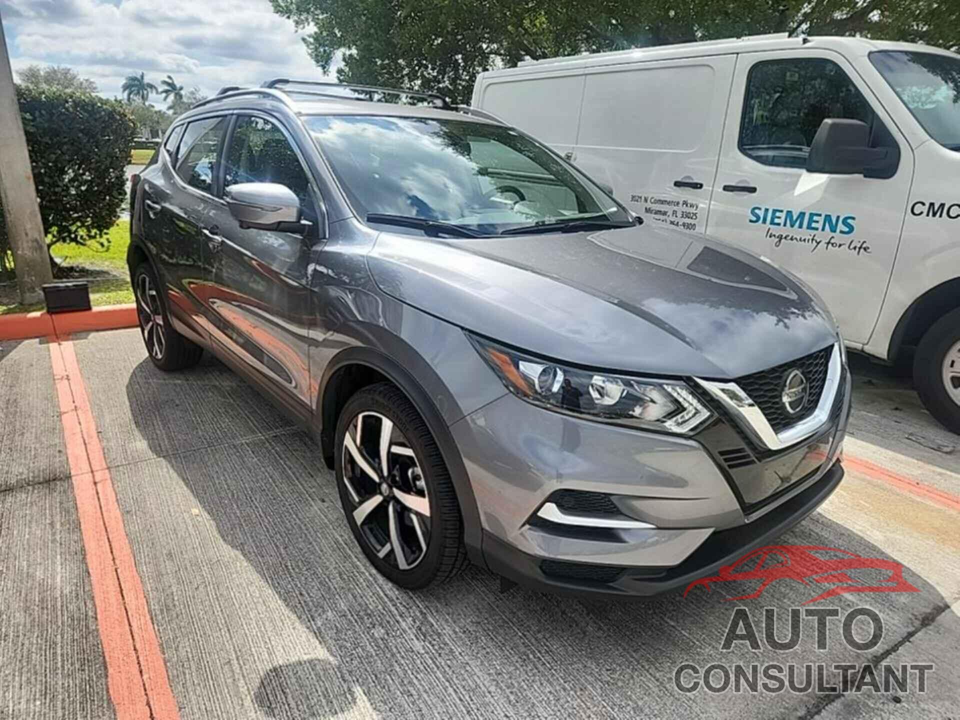 NISSAN ROGUE SPORT 2021 - JN1BJ1CV8MW567792