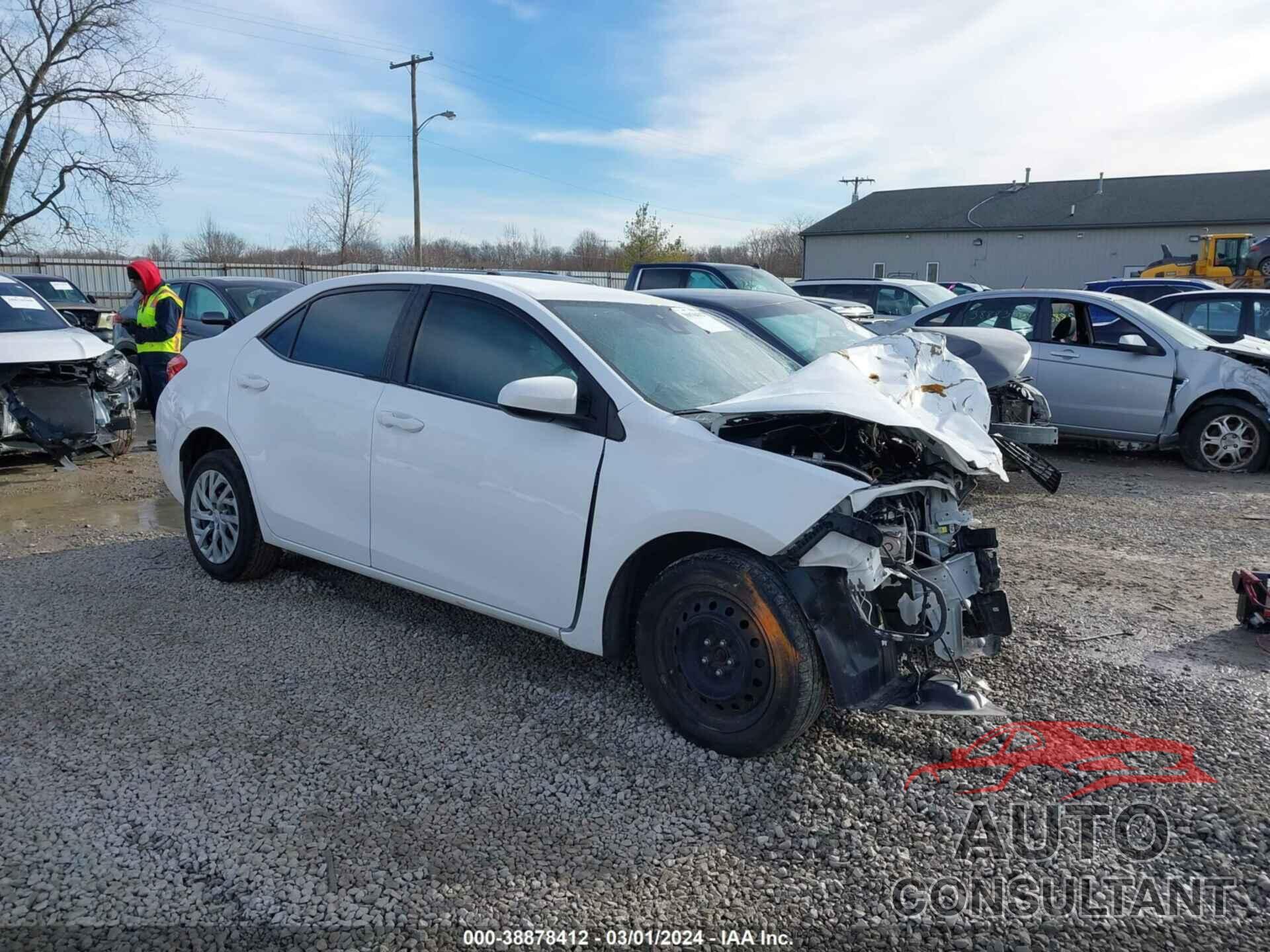 TOYOTA COROLLA 2018 - 2T1BURHE8JC092919