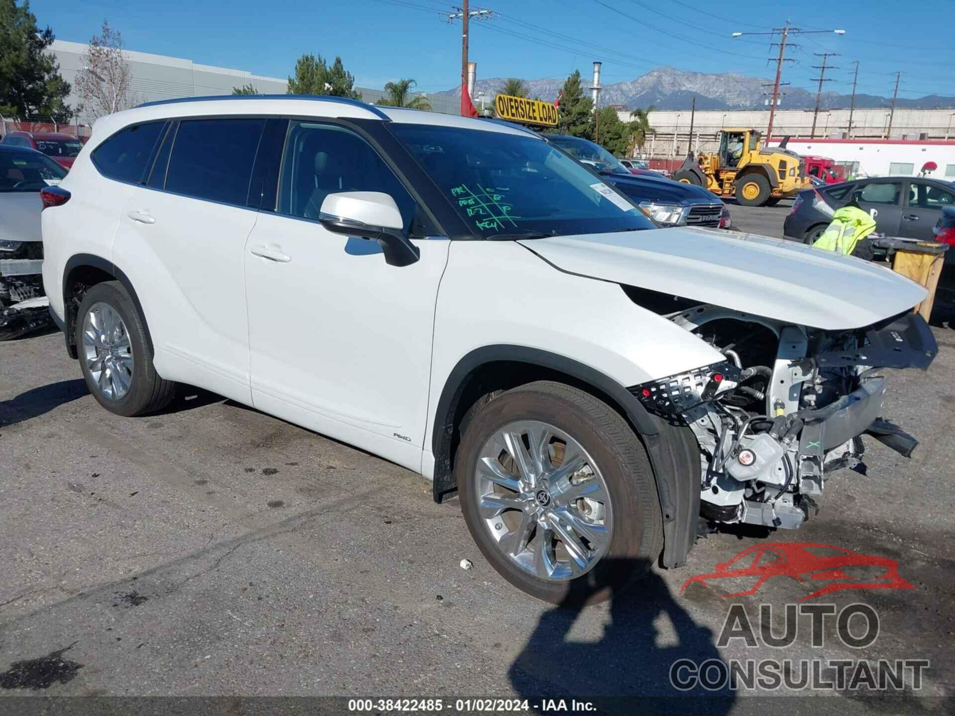 TOYOTA HIGHLANDER 2023 - 5TDXBRCH5PS117577