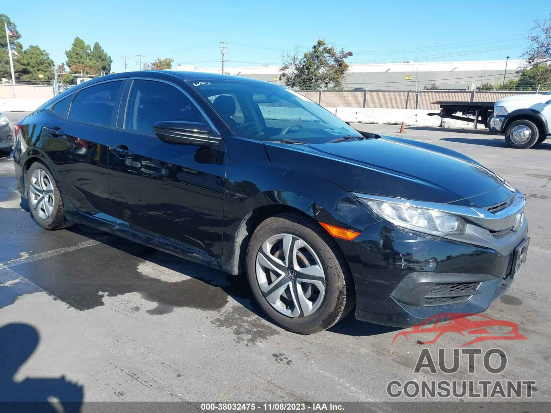 HONDA CIVIC SEDAN 2018 - 2HGFC2F56JH525739