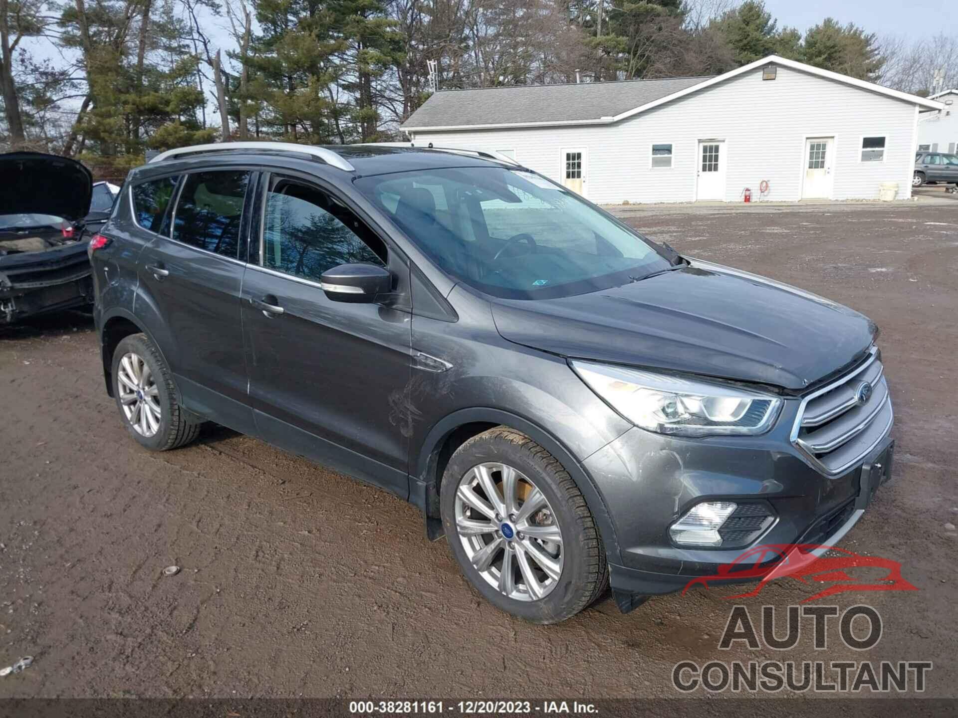 FORD ESCAPE 2017 - 1FMCU9J91HUD50241