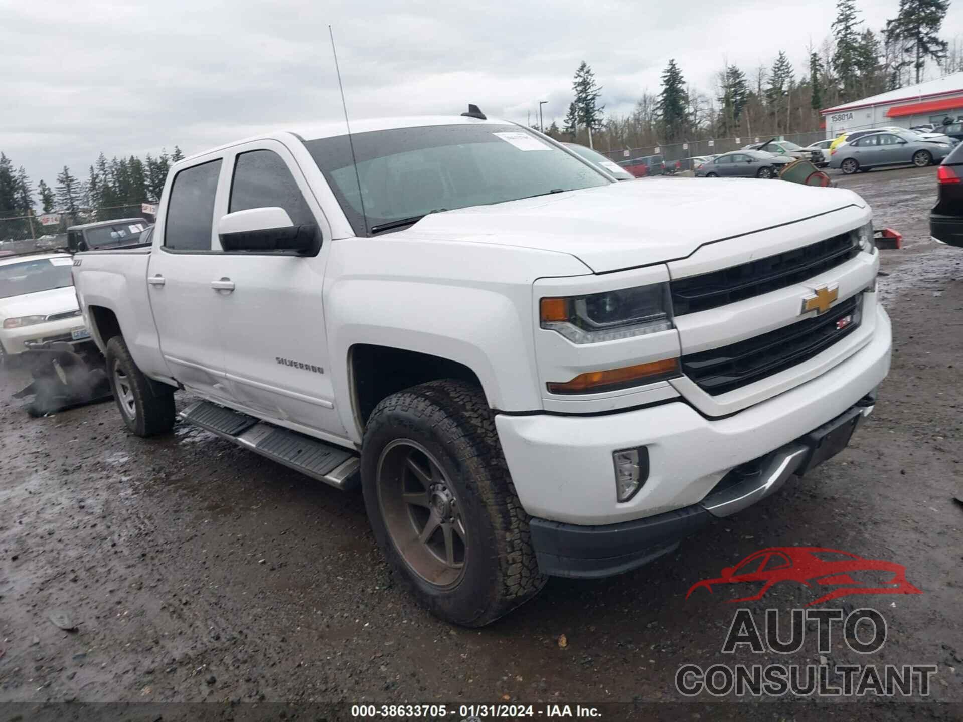 CHEVROLET SILVERADO 1500 2018 - 1GCUKREC1JF136770