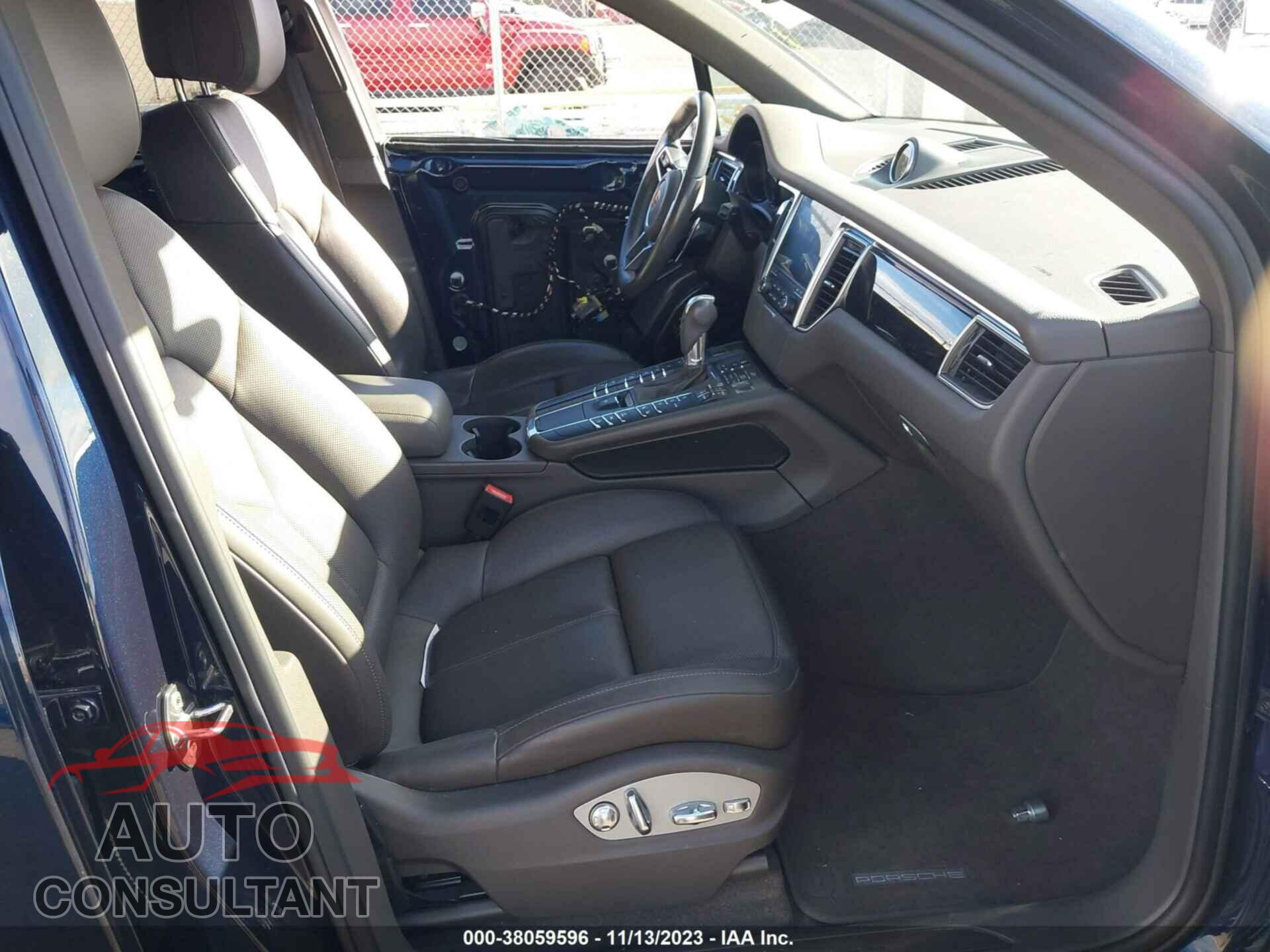 PORSCHE MACAN 2018 - WP1AA2A59JLB03701