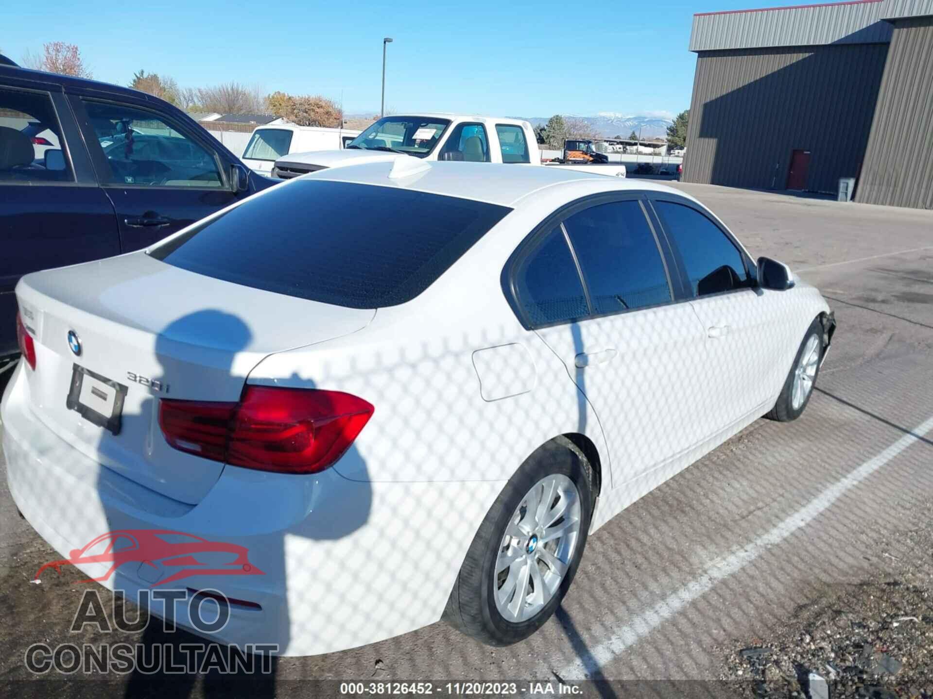 BMW 320I 2016 - WBA8E5G53GNU20994