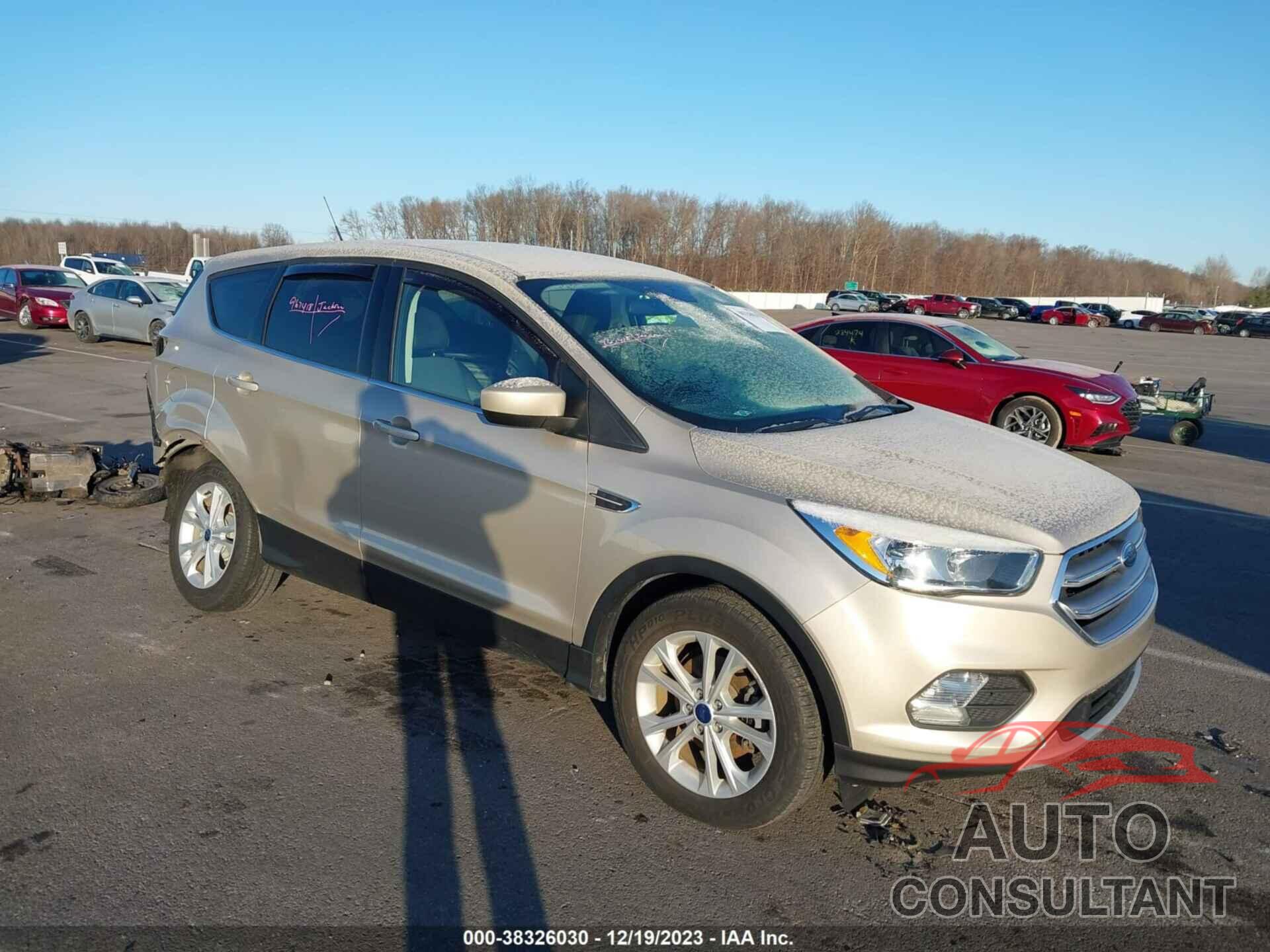 FORD ESCAPE 2017 - 1FMCU0GD6HUB58871