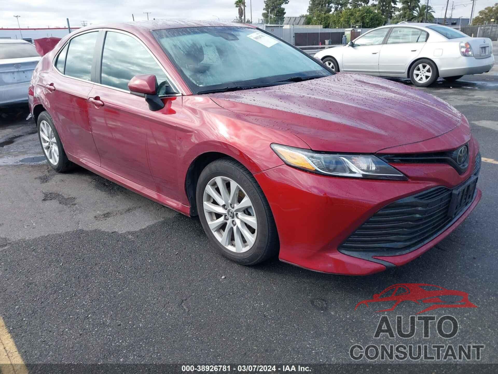 TOYOTA CAMRY 2018 - 4T1B11HK3JU582540