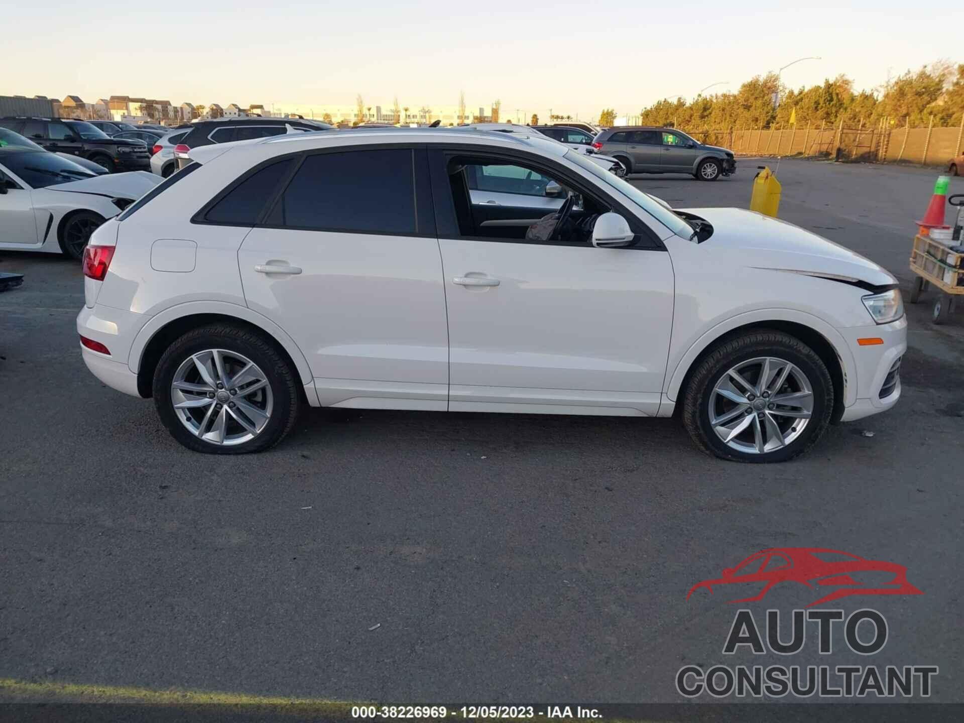 AUDI Q3 2017 - WA1ECCFS3HR002687