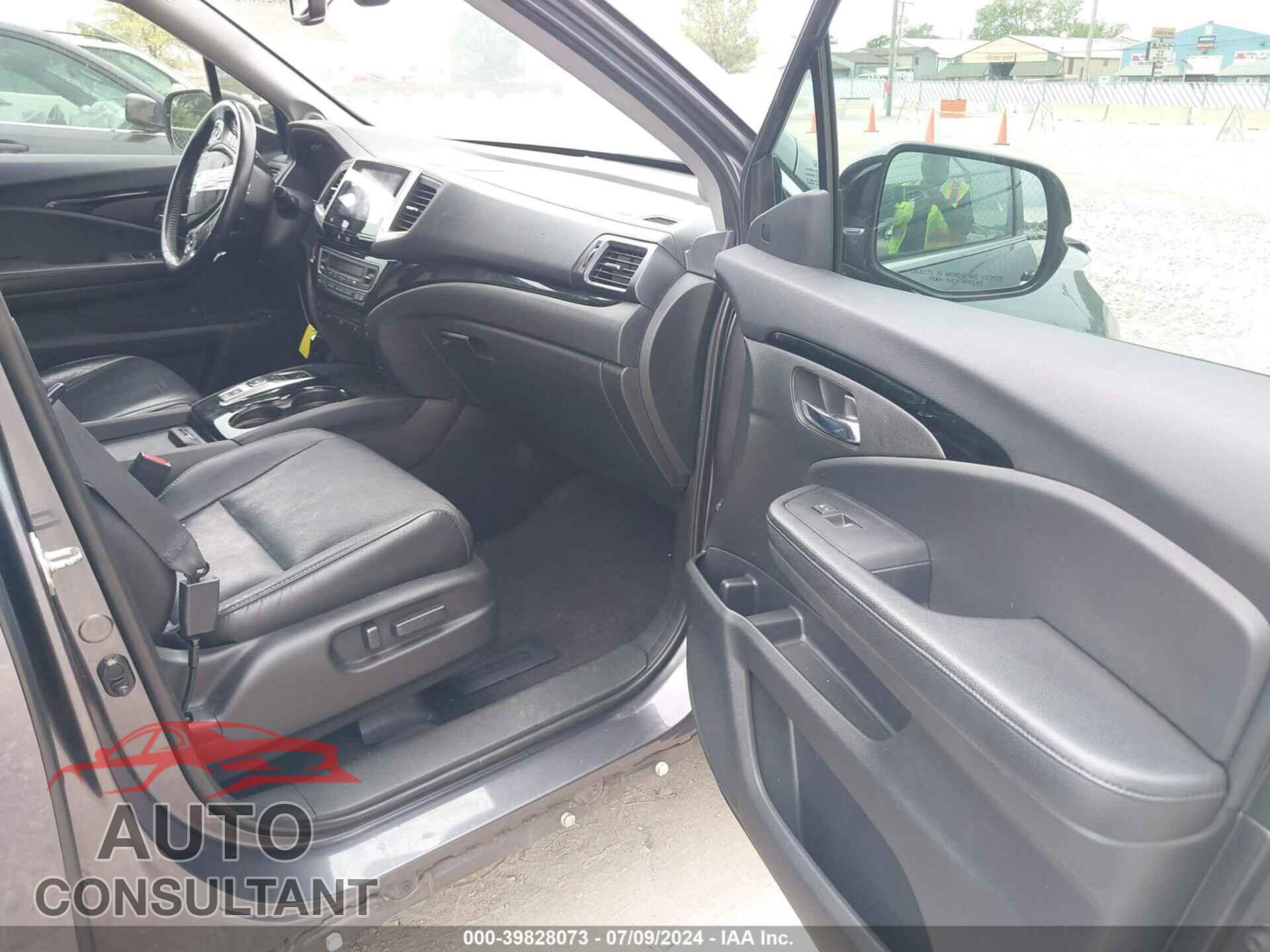 HONDA PILOT 2017 - 5FNYF6H03HB046363