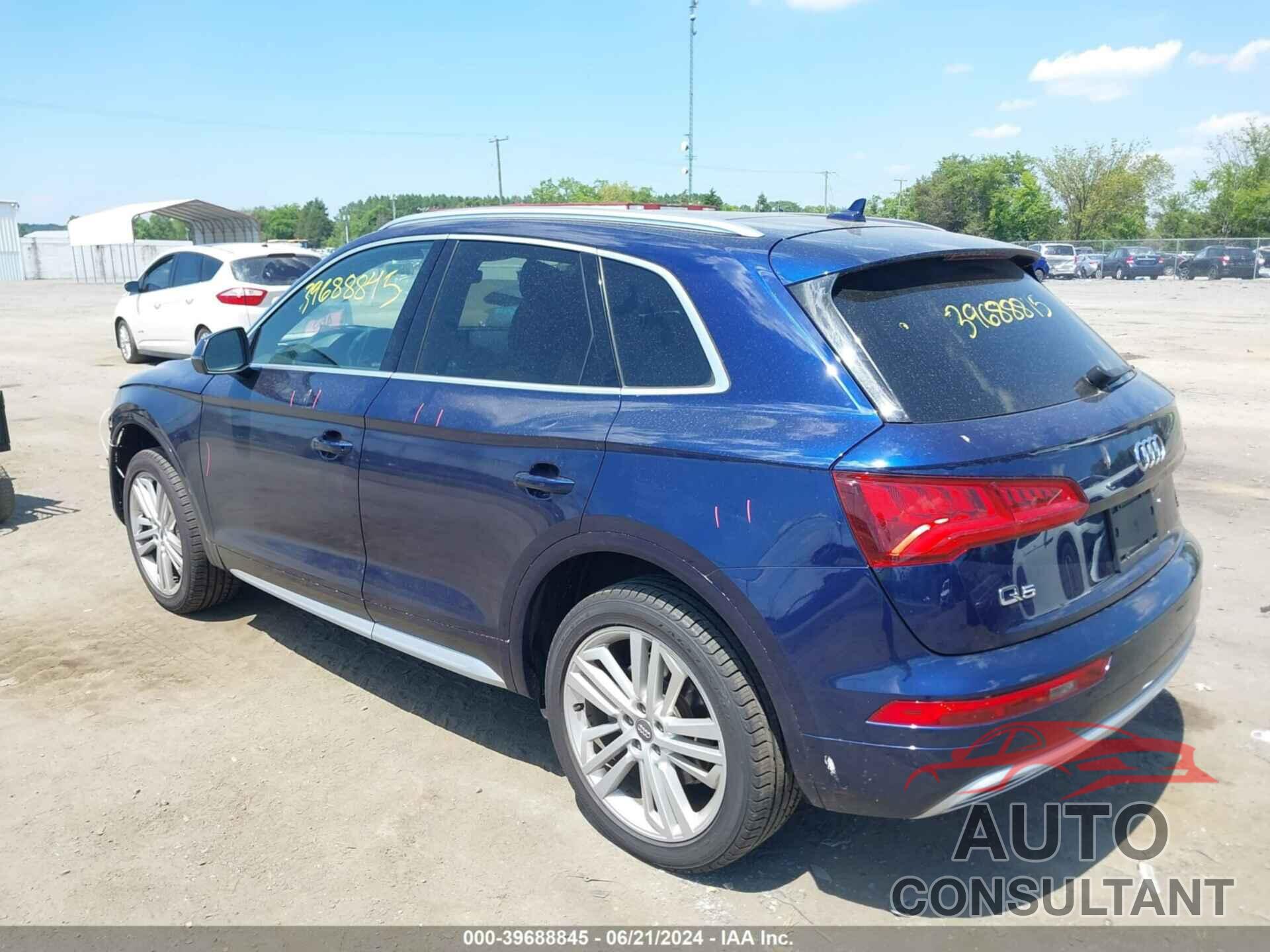 AUDI Q5 2018 - WA1BNAFY3J2118427