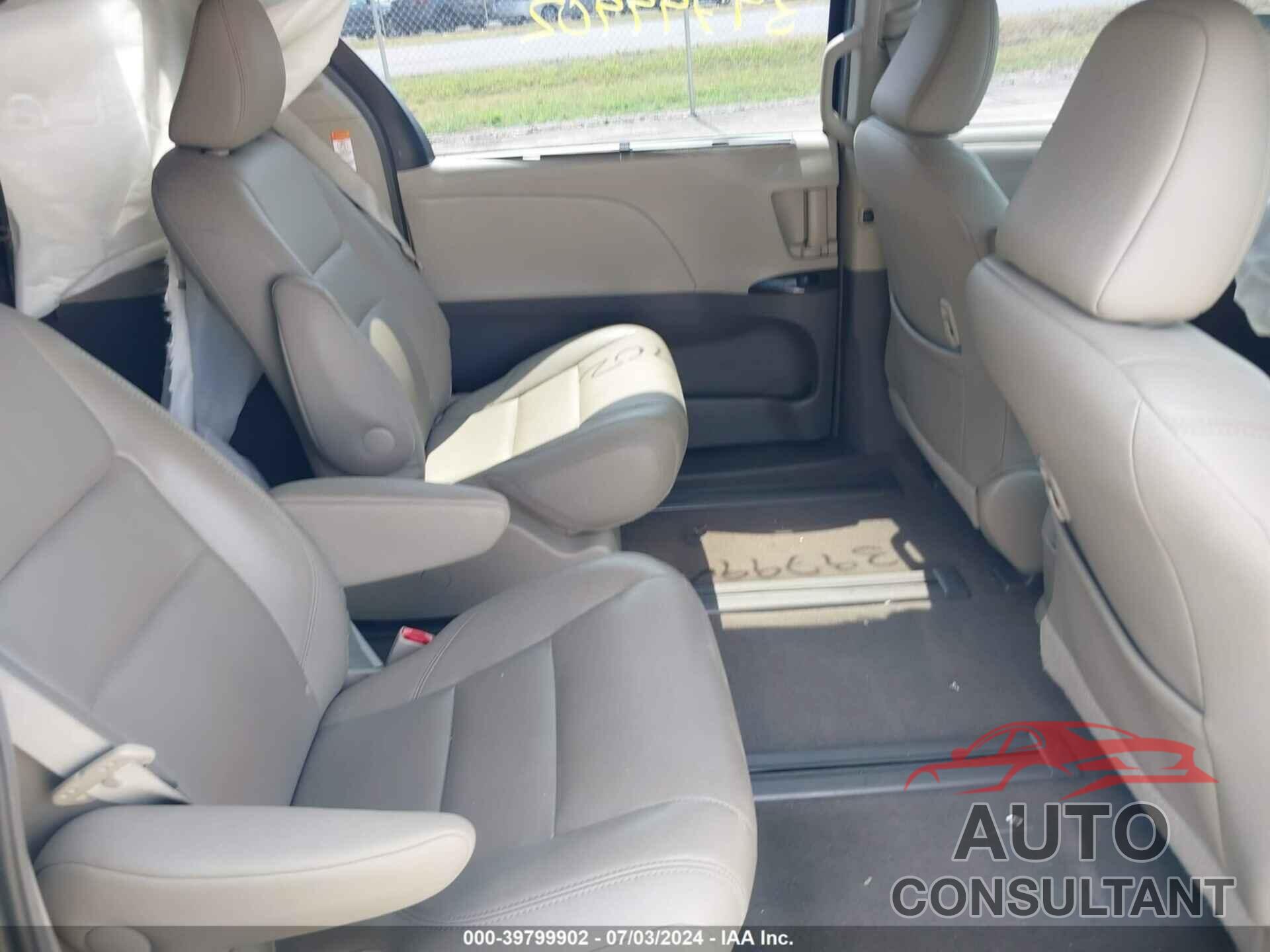 TOYOTA SIENNA 2017 - 5TDDZ3DC8HS173318