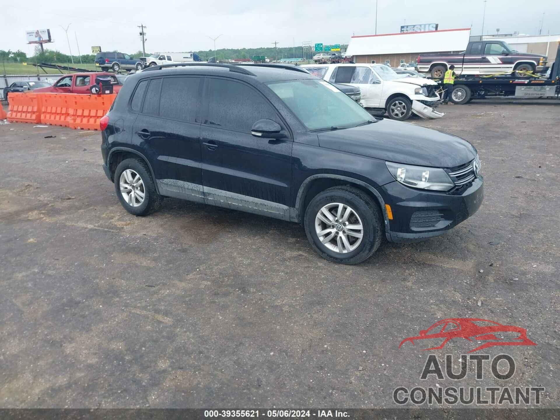 VOLKSWAGEN TIGUAN 2016 - WVGAV7AX5GW573571